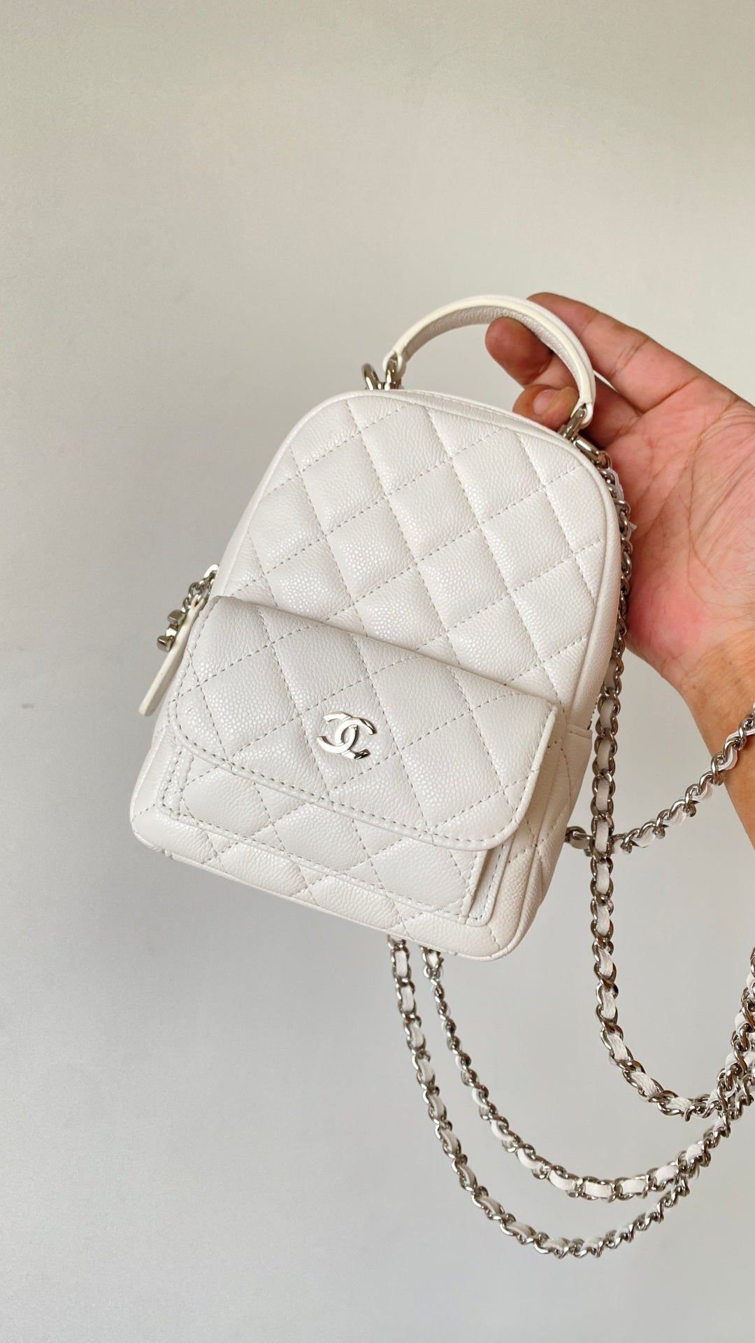 Chanel 25 Backpack 18cm White Caviar Leather