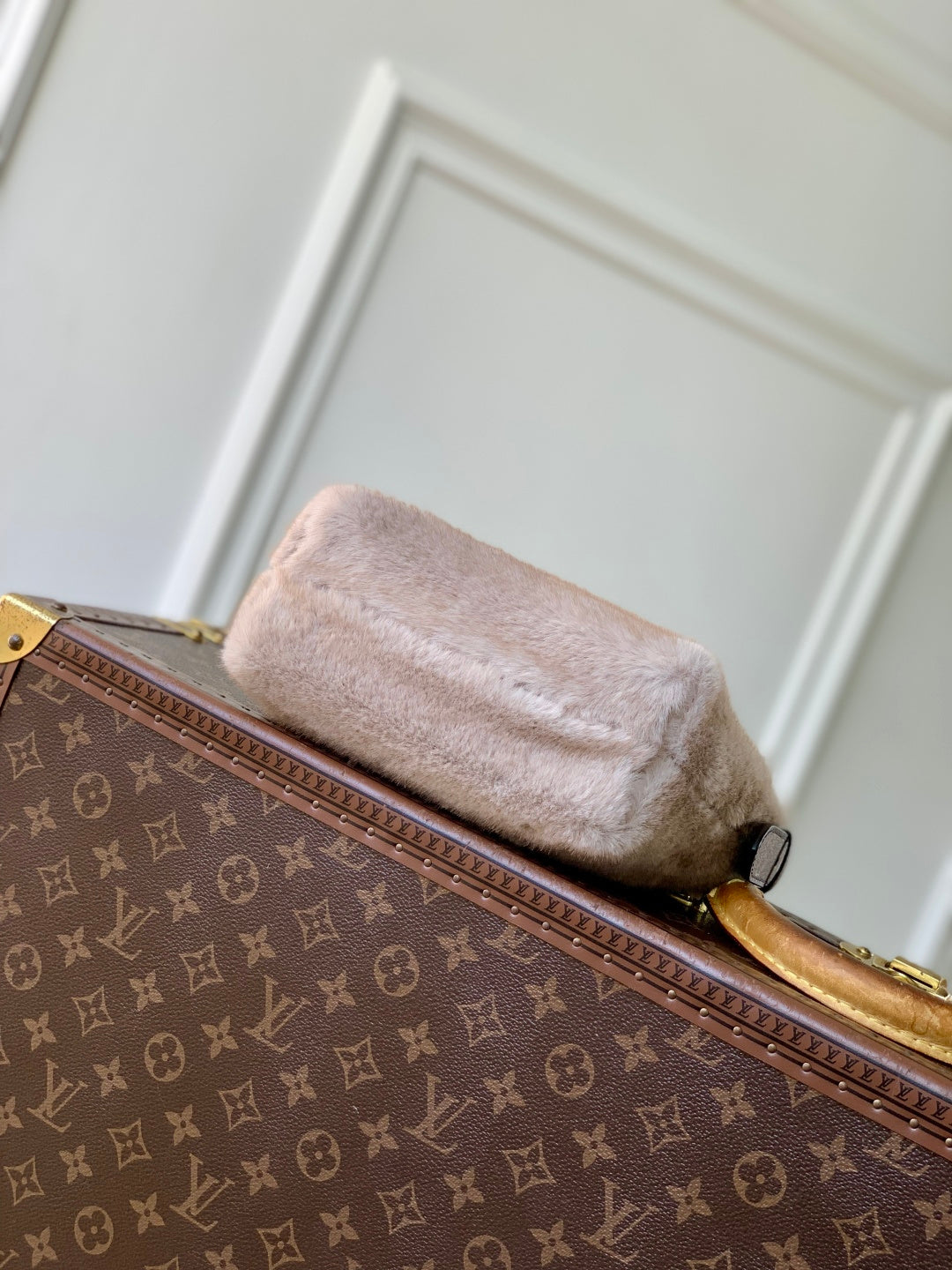 LV 2025 Pochette Hills Bag Beige Brown Fur Lambskin 346600
