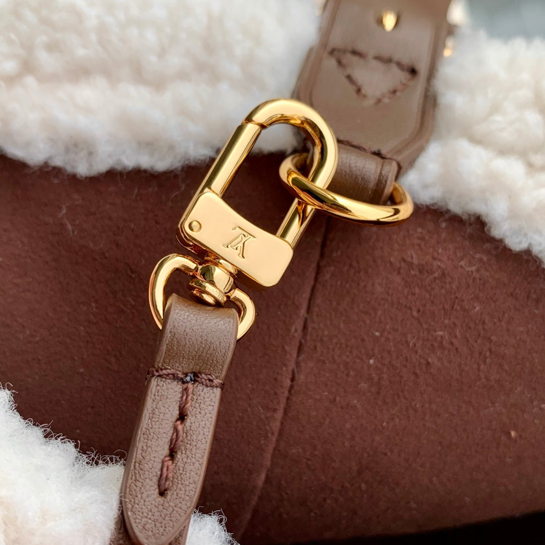 LV 2025 Ski CarryAll PM Bag 34cm Chocolate Brown Suede Cowhide 347358