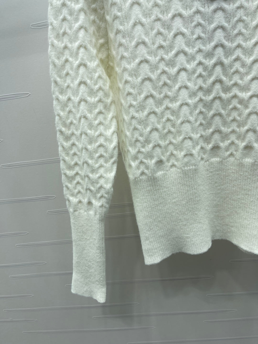 Chanel 2025 Long-sleeved Sweater White Wool Acrylic Nylon 319586