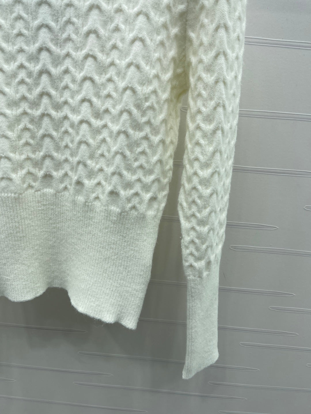 Chanel 2025 Long-sleeved Sweater White Wool Acrylic Nylon 319586