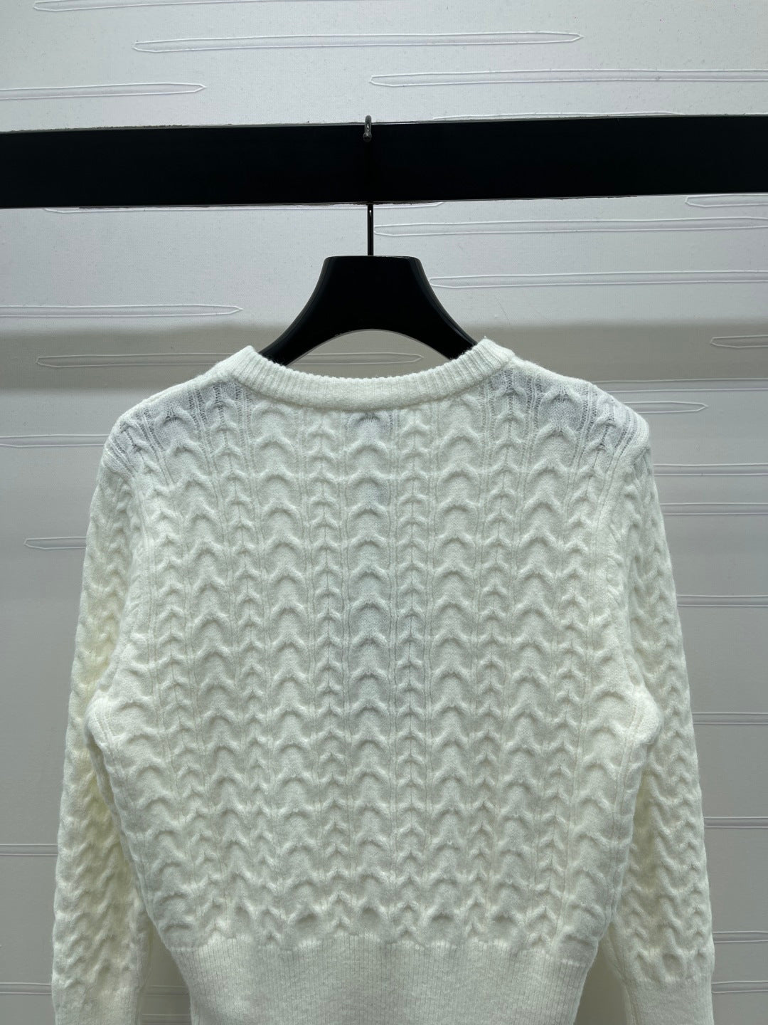 Chanel 2025 Long-sleeved Sweater White Wool Acrylic Nylon 319586