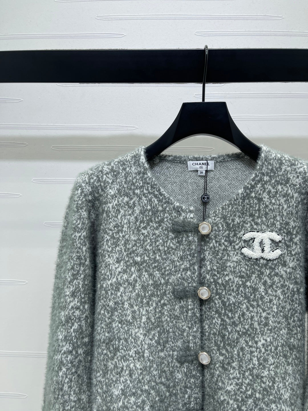 Chanel 2025 Fur-sleeved Crew Neck Cardigan Gray Polyester Wool 319595