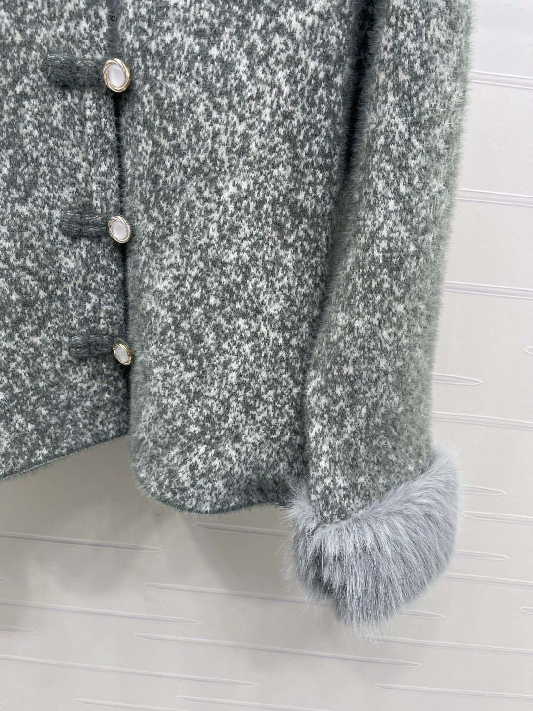 Chanel 2025 Fur-sleeved Crew Neck Cardigan Gray Polyester Wool 319595