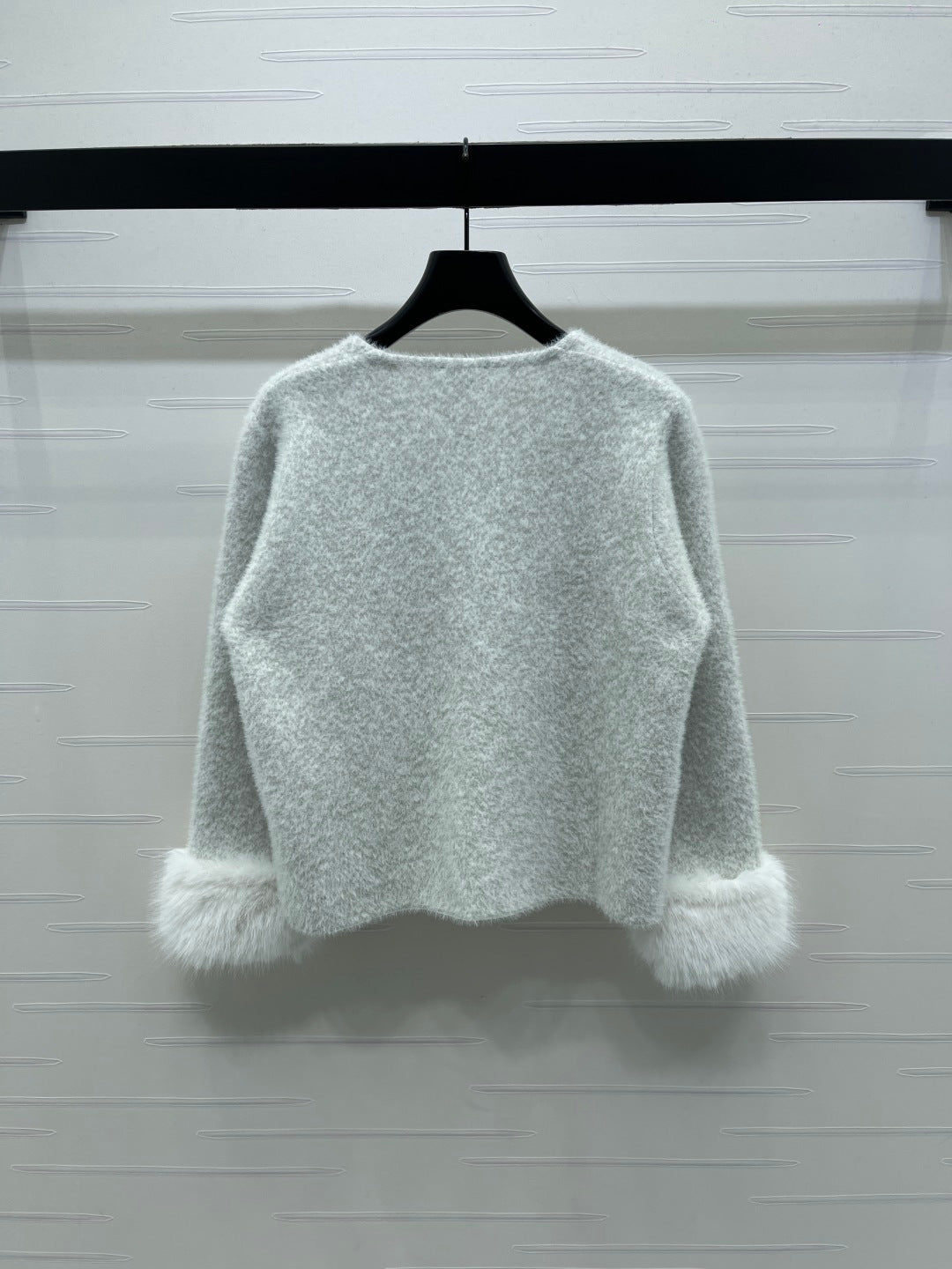 Chanel 2025 Fur-sleeved Crew Neck Cardigan Light Gray Polyester Wool 319594