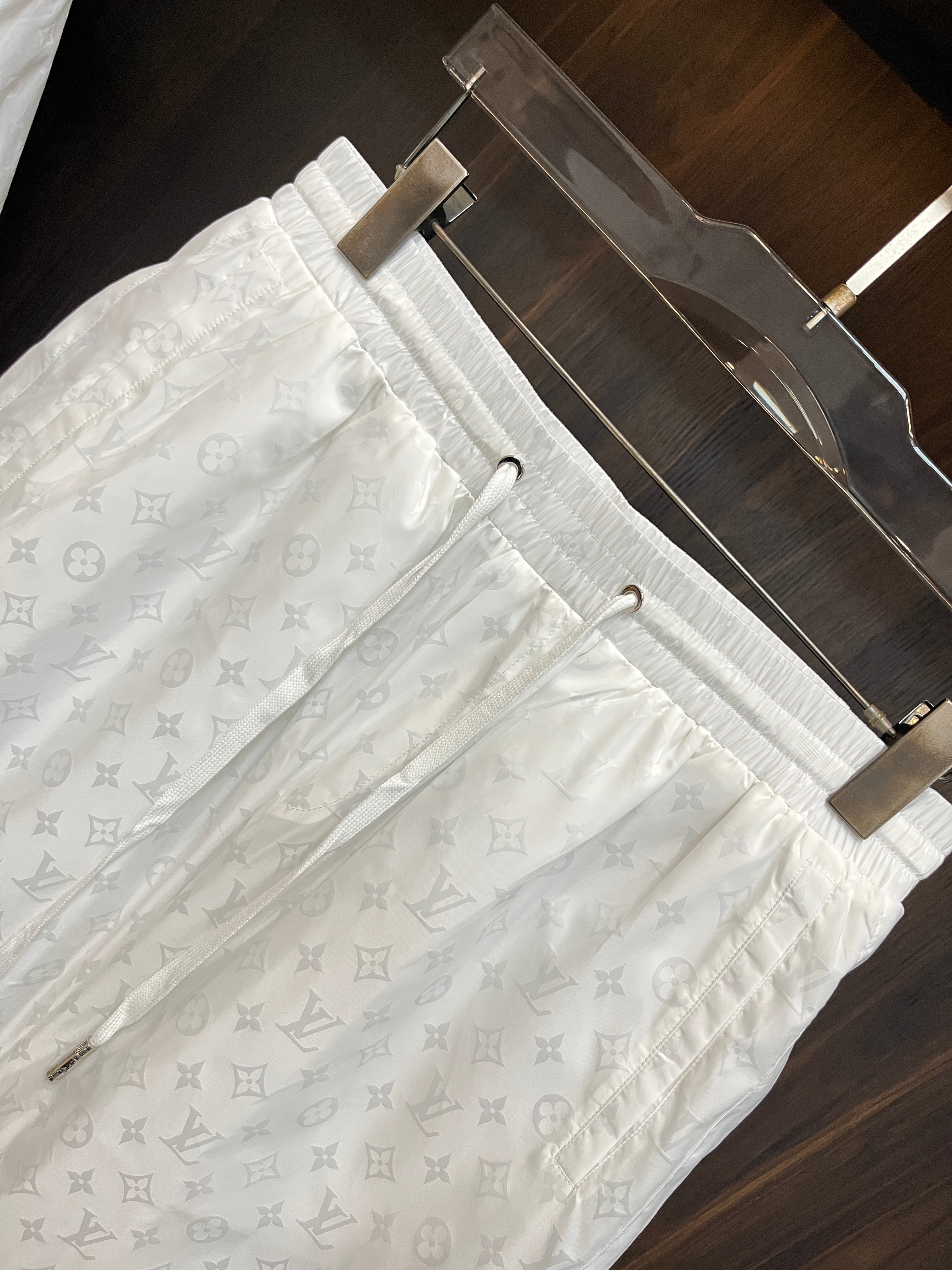 LV SET JACKET AND PANTS WHITE 239590