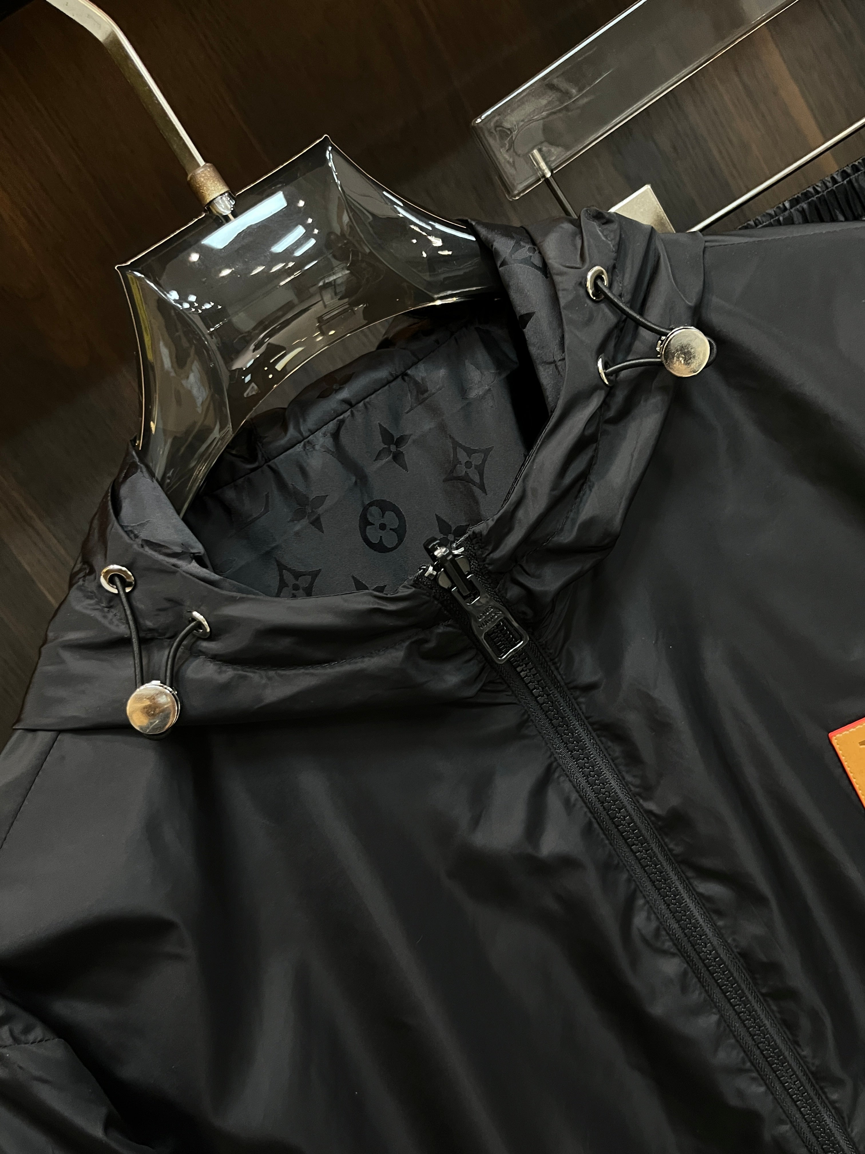 LV SET JACKET AND PANTS BLACK 239591