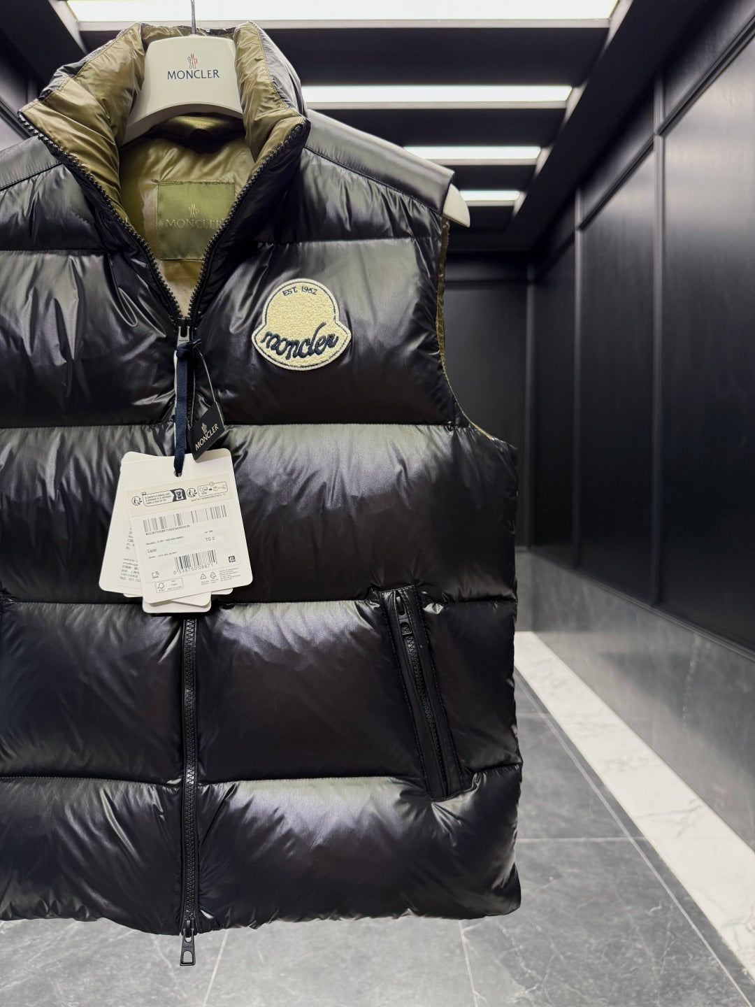 MC 2025 Vest Black Gloss Polyester