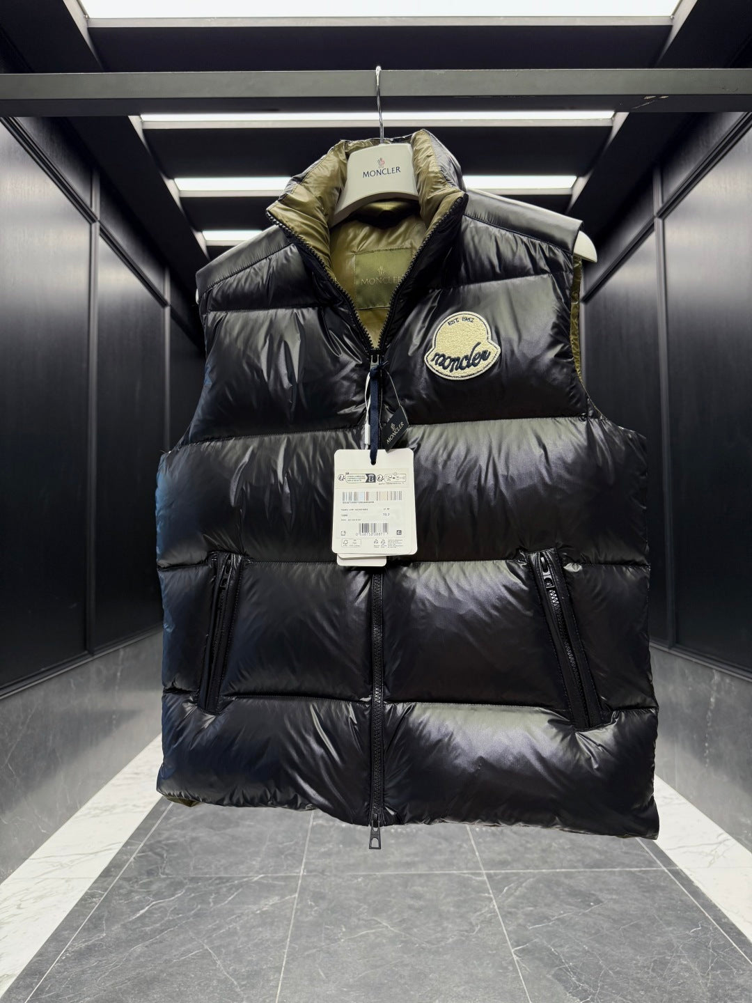 MC 2025 Vest Black Gloss Polyester