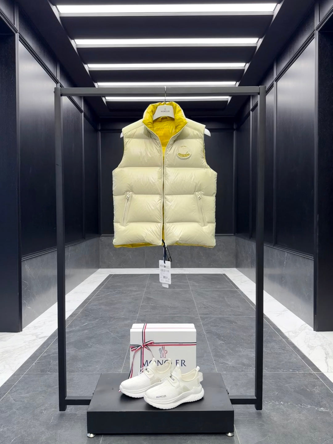 MC 2025 Vest Light Yellow Polyester