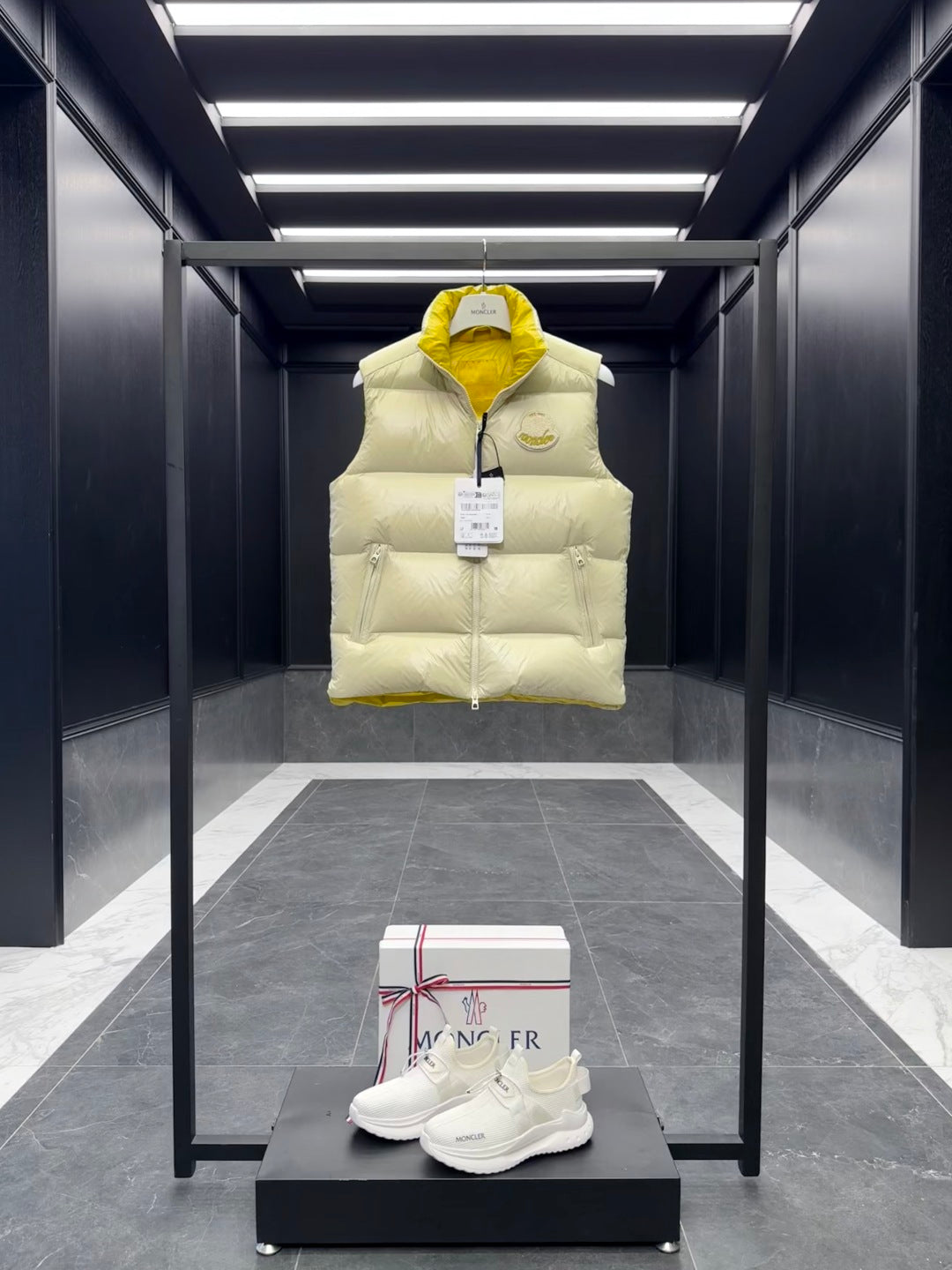 MC 2025 Vest Light Yellow Polyester