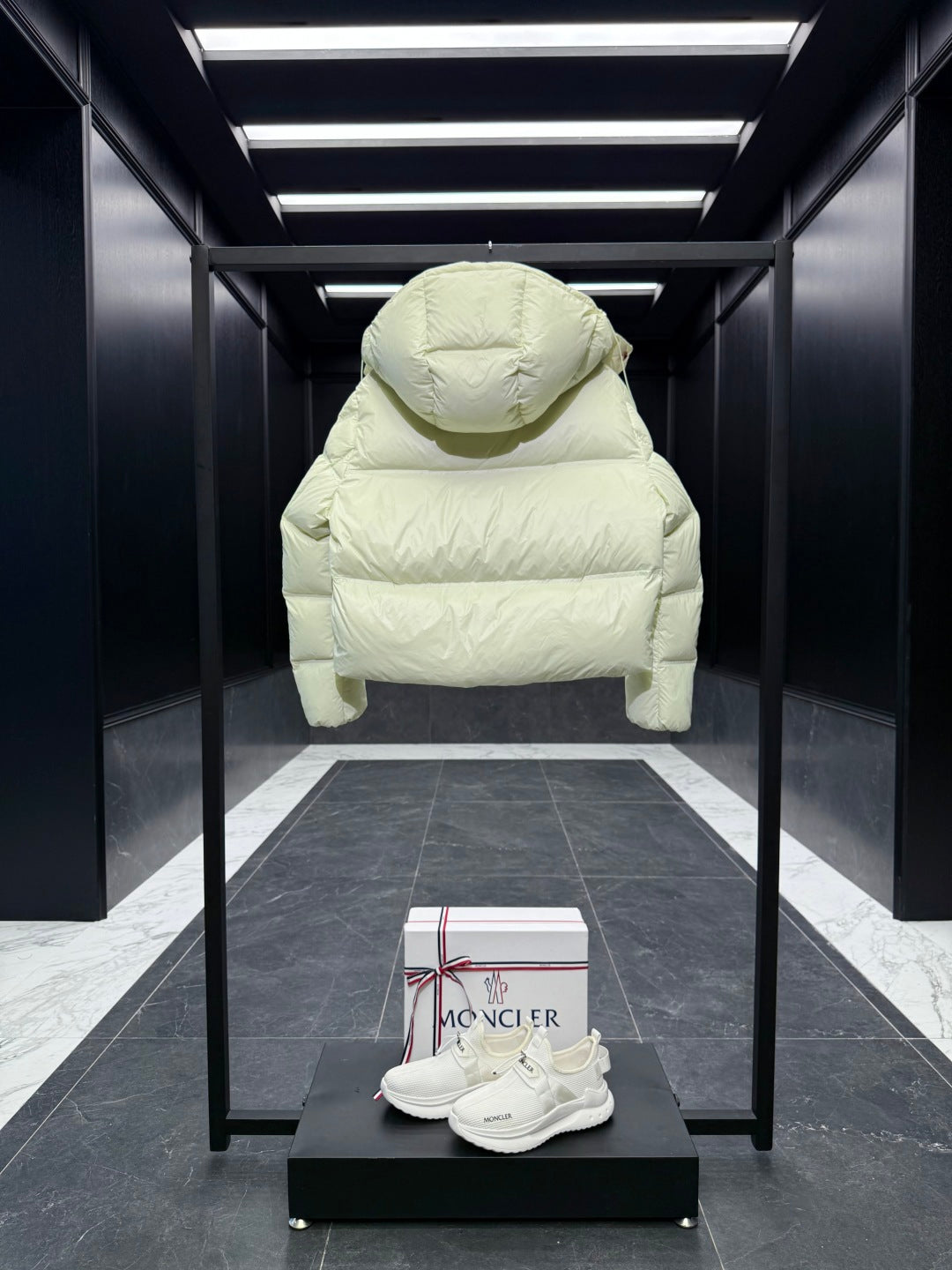 MC 2025 Short Down Jacket Light Yellow Green Polyester