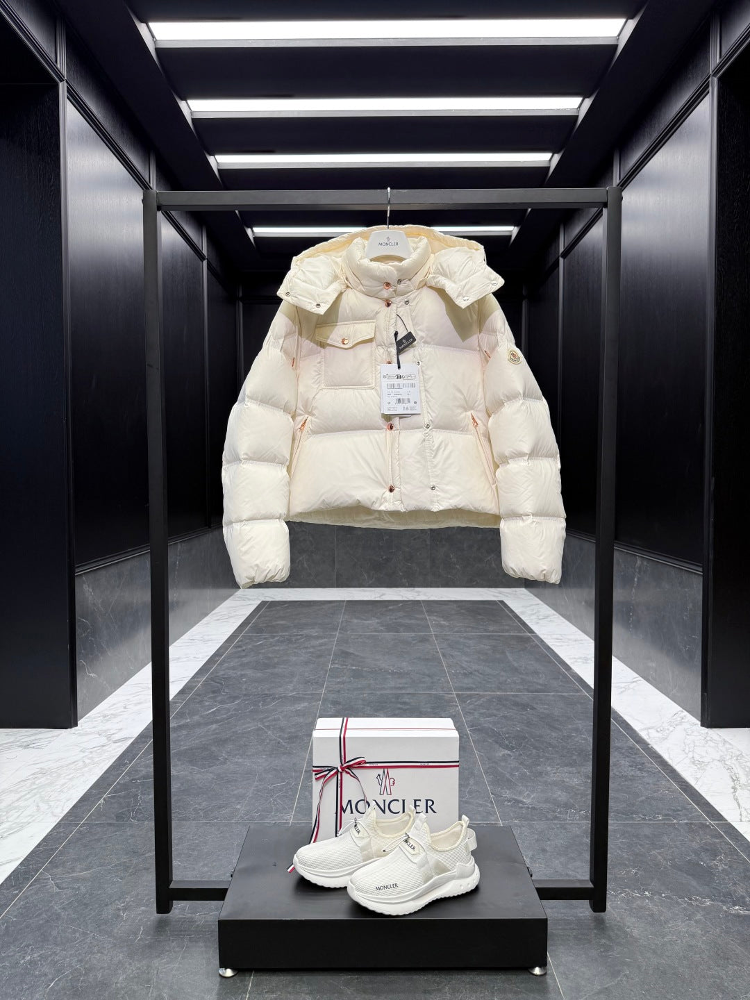 MC 2025 Short Down Jacket Ivory White Polyester