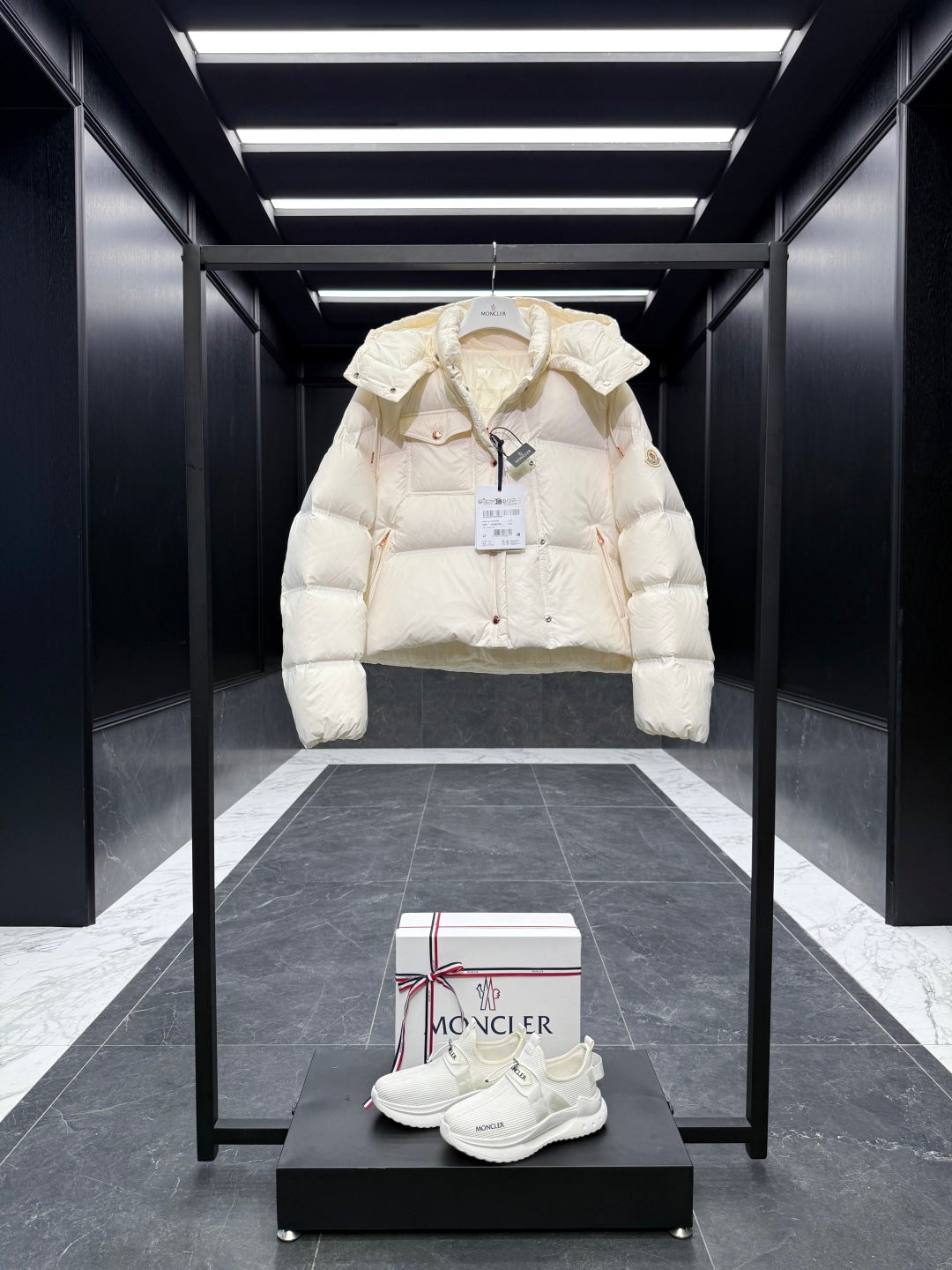 MC 2025 Short Down Jacket Ivory White Polyester