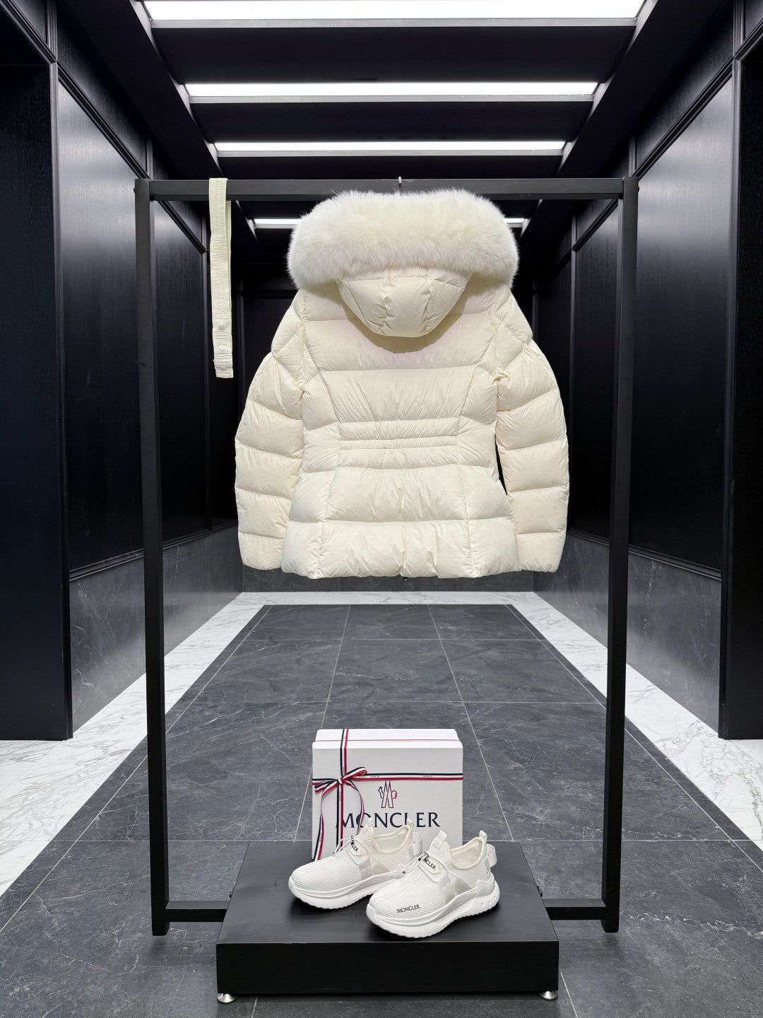 MC 25 Down Jacket White Polyester 0010