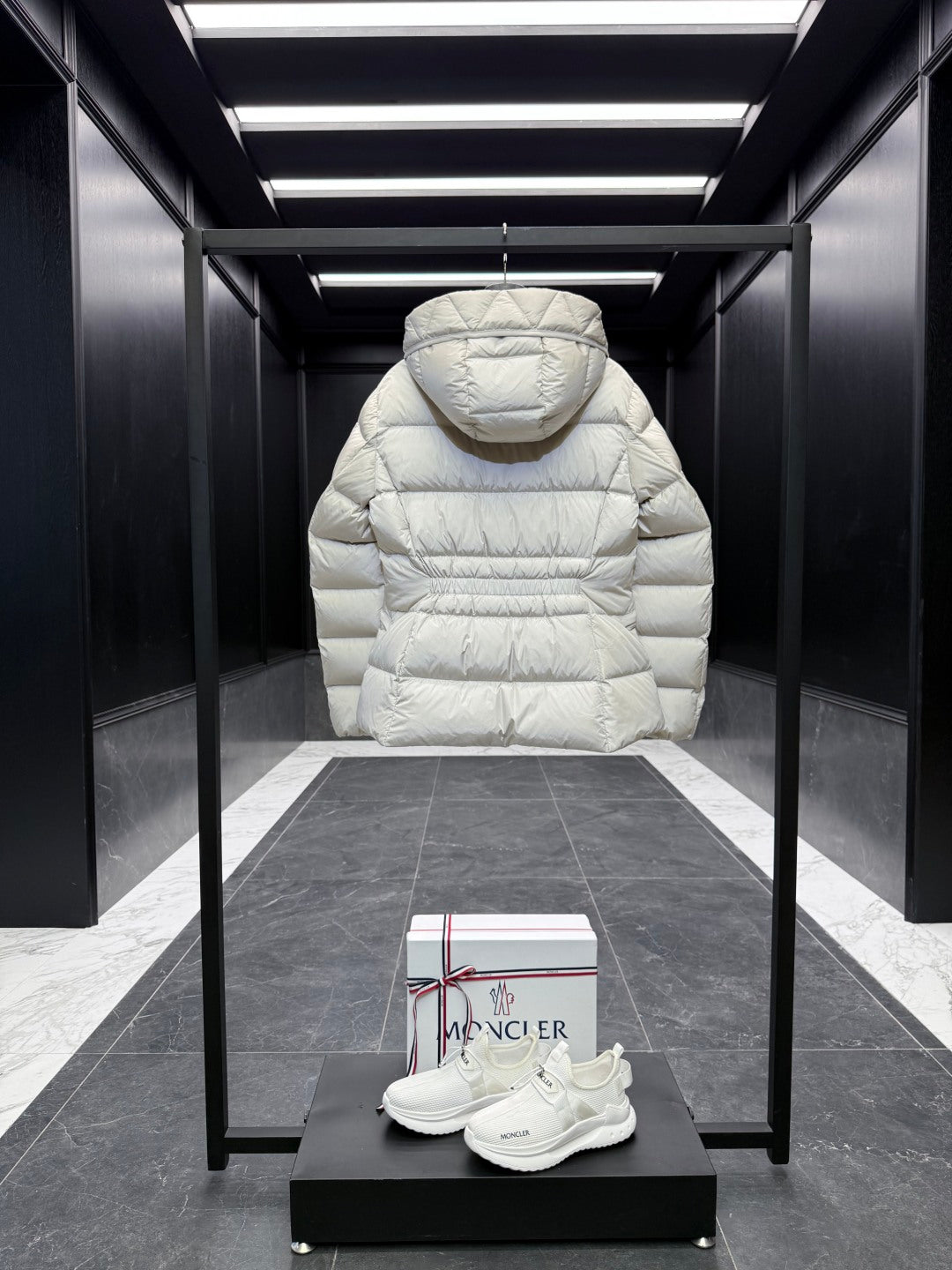 MC 25 Down Jacket  White Polyester 0020