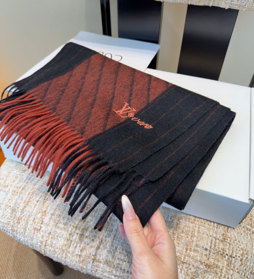 LV Scarf 180cm Black Deep Red Wool Cashmere 977014