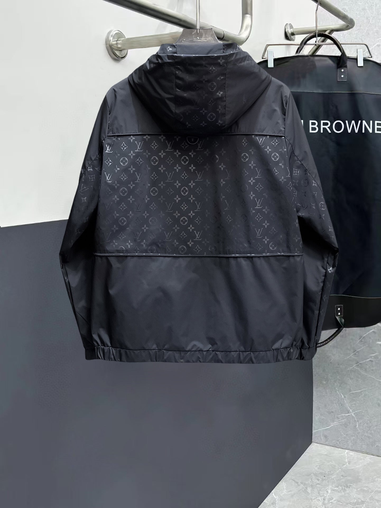 LV HOODED JACKET BLACK 239027