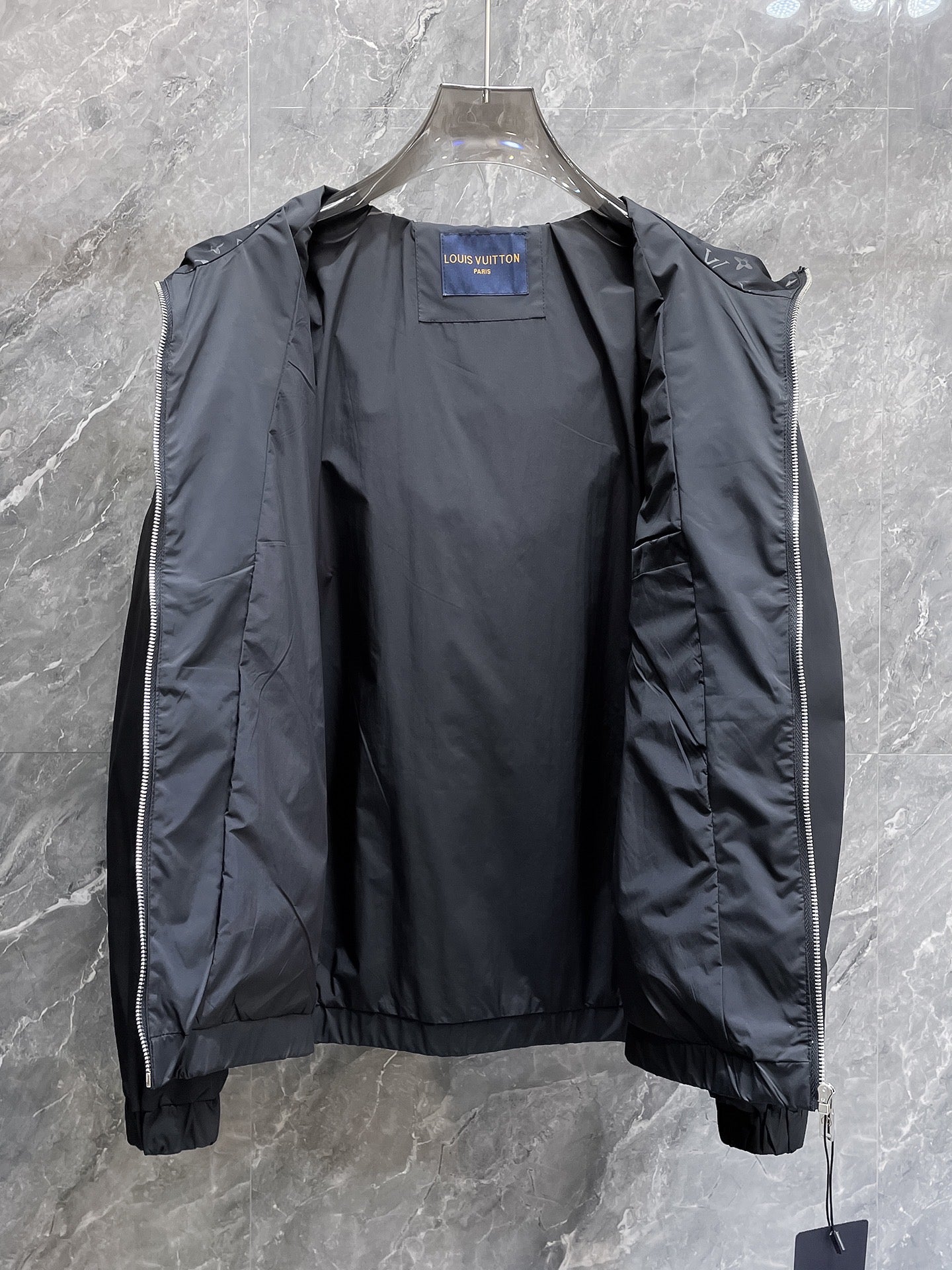 LV HOODED JACKET BLACK 239027