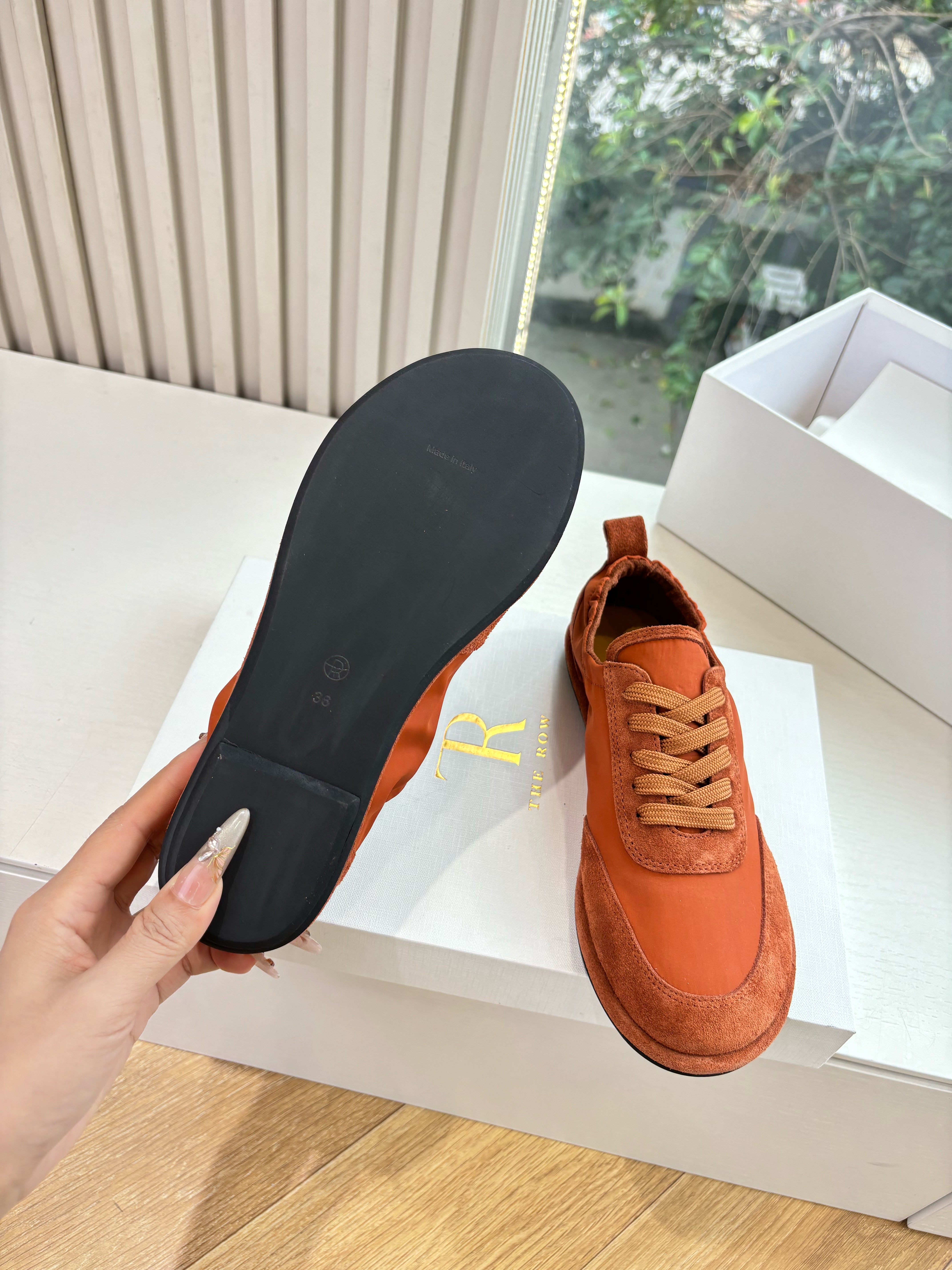 The Row 2025 Sneaker Orange Suede Fabric 549356