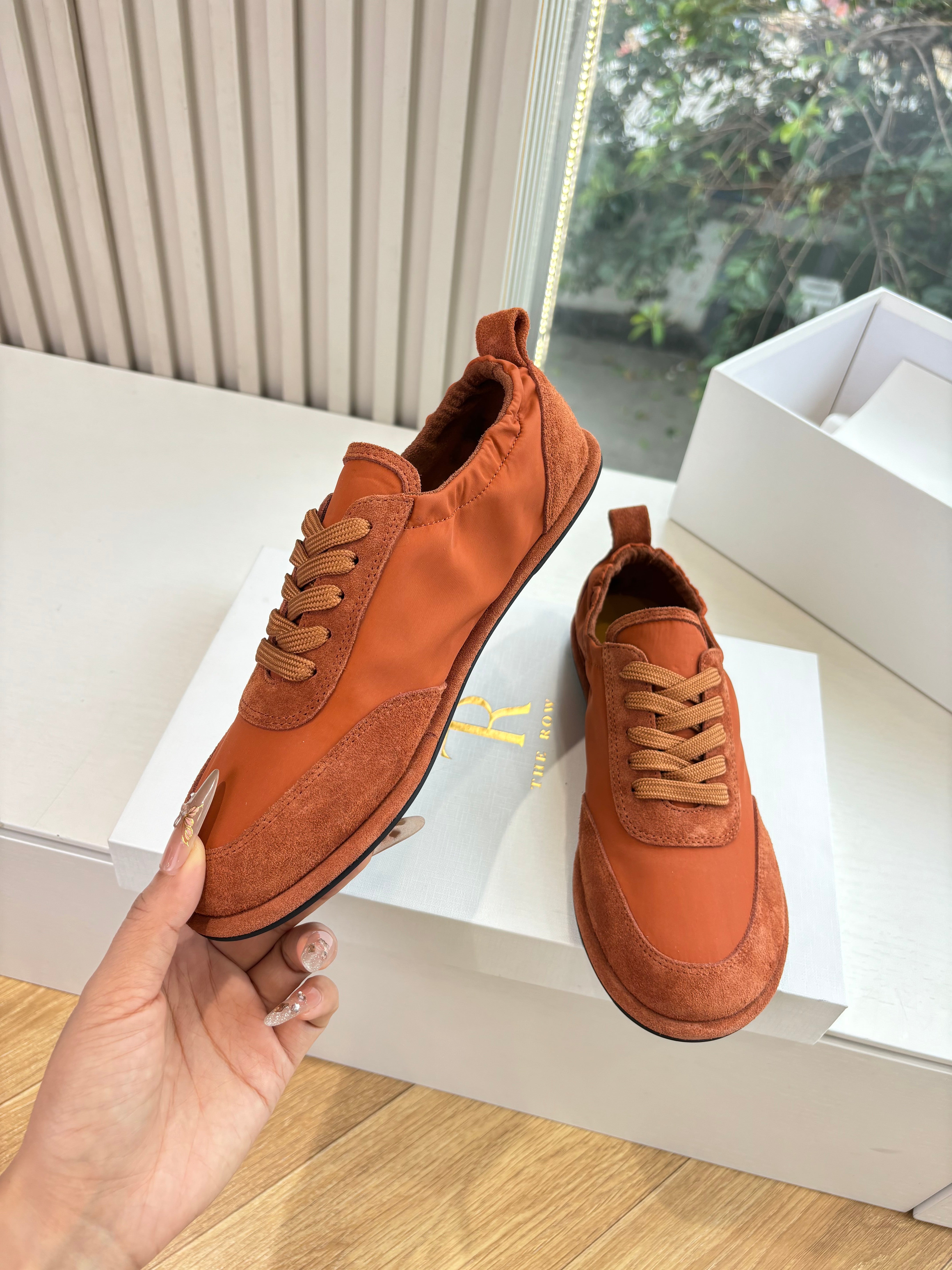 The Row 2025 Sneaker Orange Suede Fabric 549356