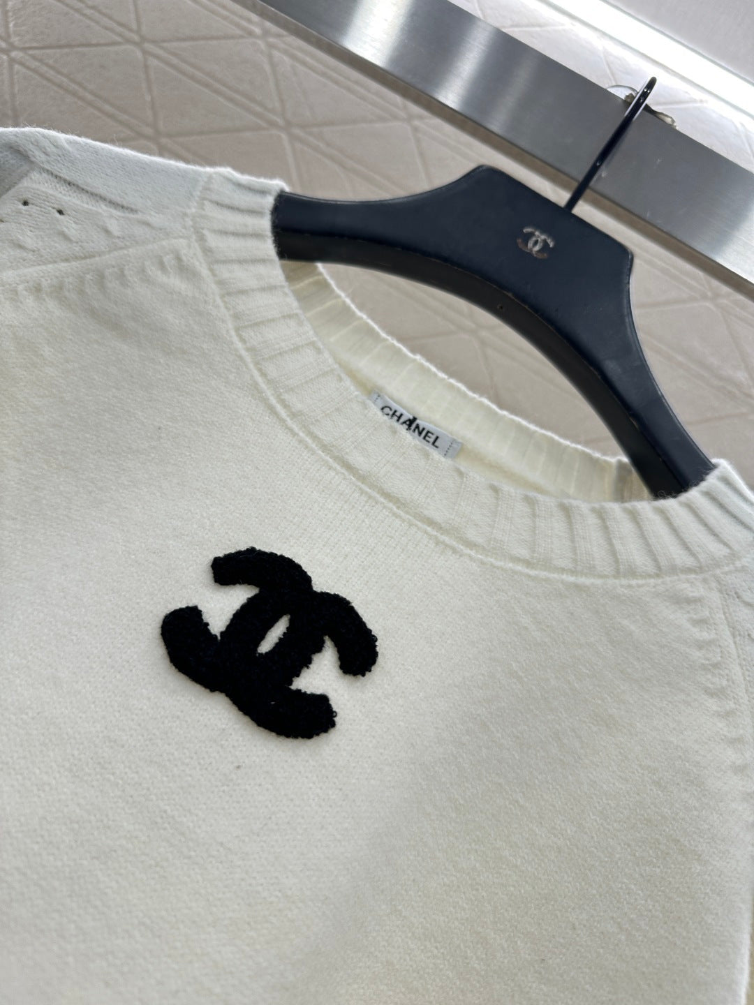 CC 26 Crew Neck Raglan Pullover Sweater White Wool 331351