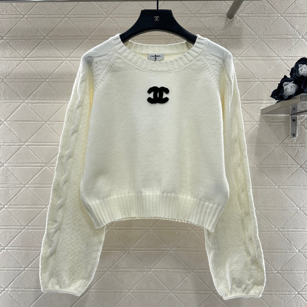 CC 26 Crew Neck Raglan Pullover Sweater White Wool 331351
