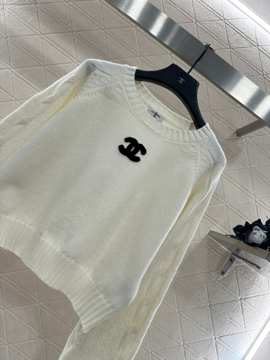 CC 26 Crew Neck Raglan Pullover Sweater White Wool 331351