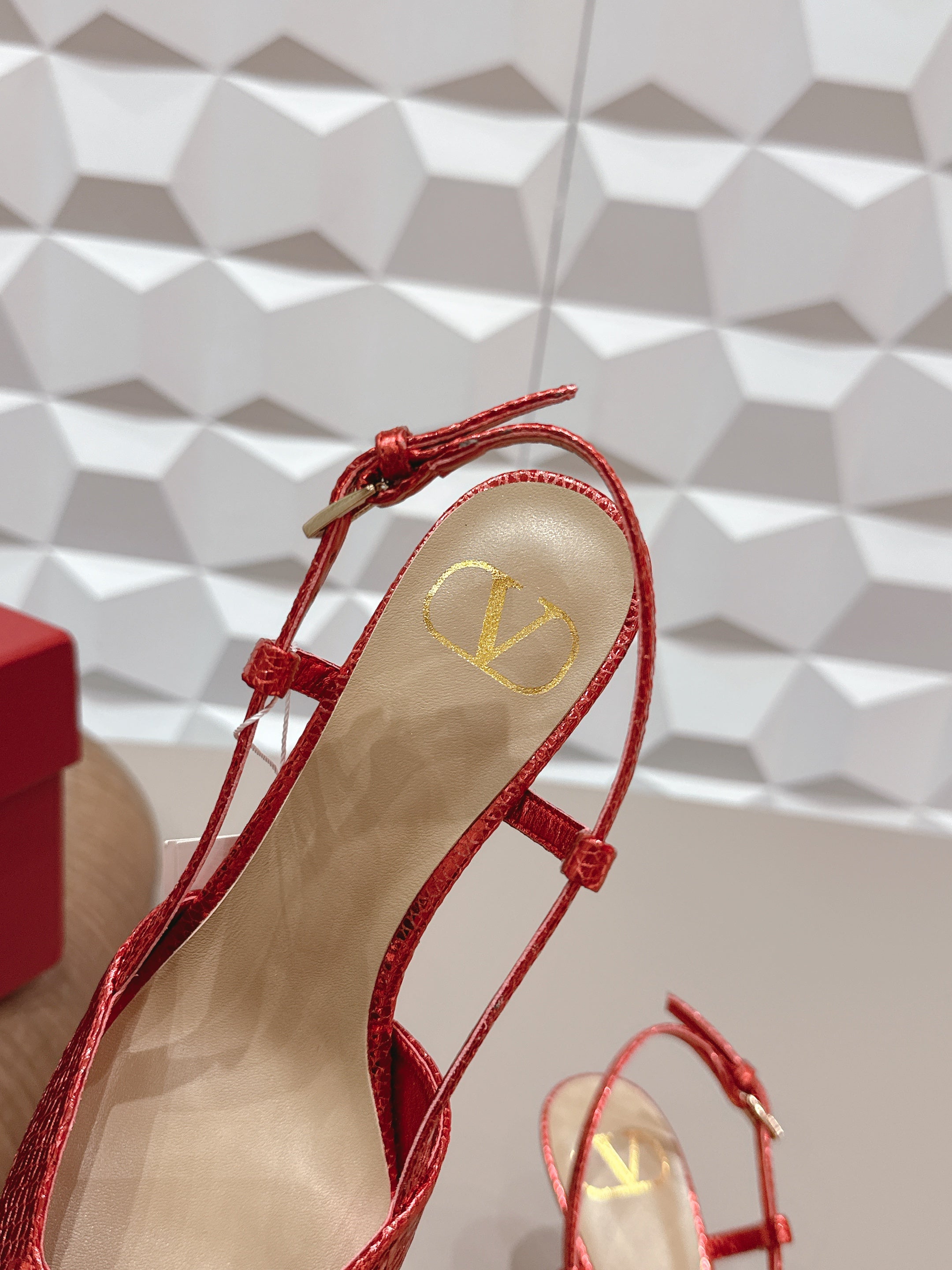 VT 26s Slingback 80 Red Snake Skin 613585