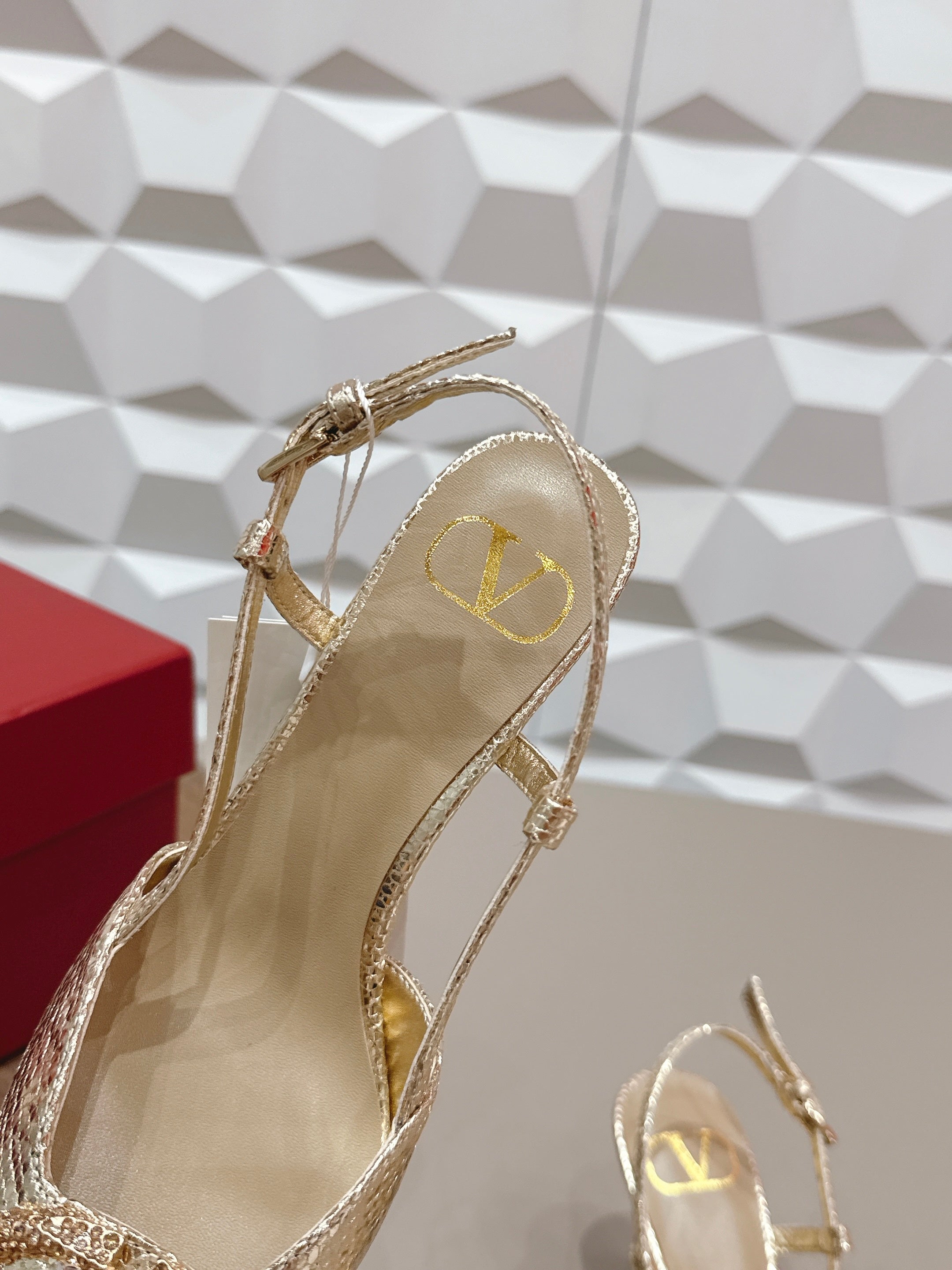 VT 26s Slingback 80 Gold Metallic Snake Skin 613589