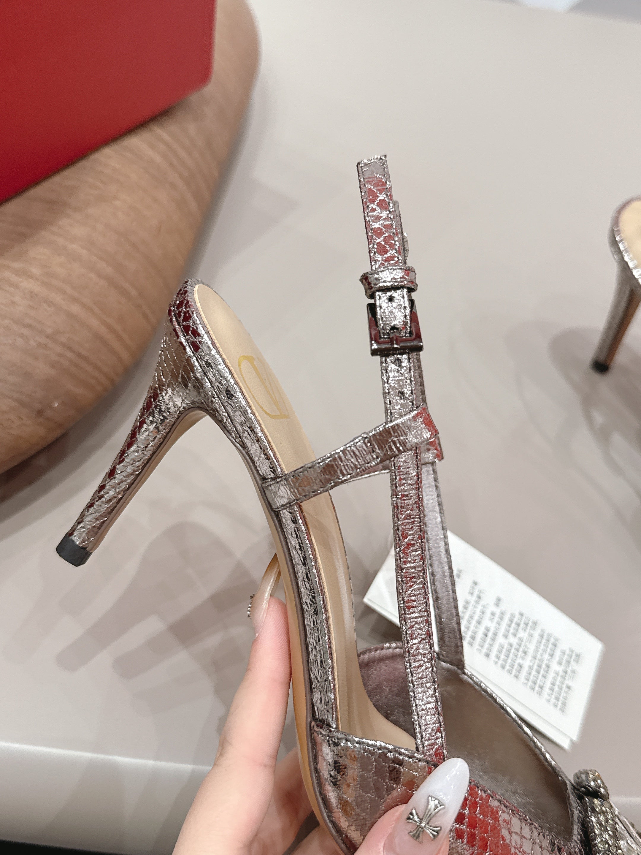 VT 26s Slingback 80 Silver Metallic Red Snake Skin 613587