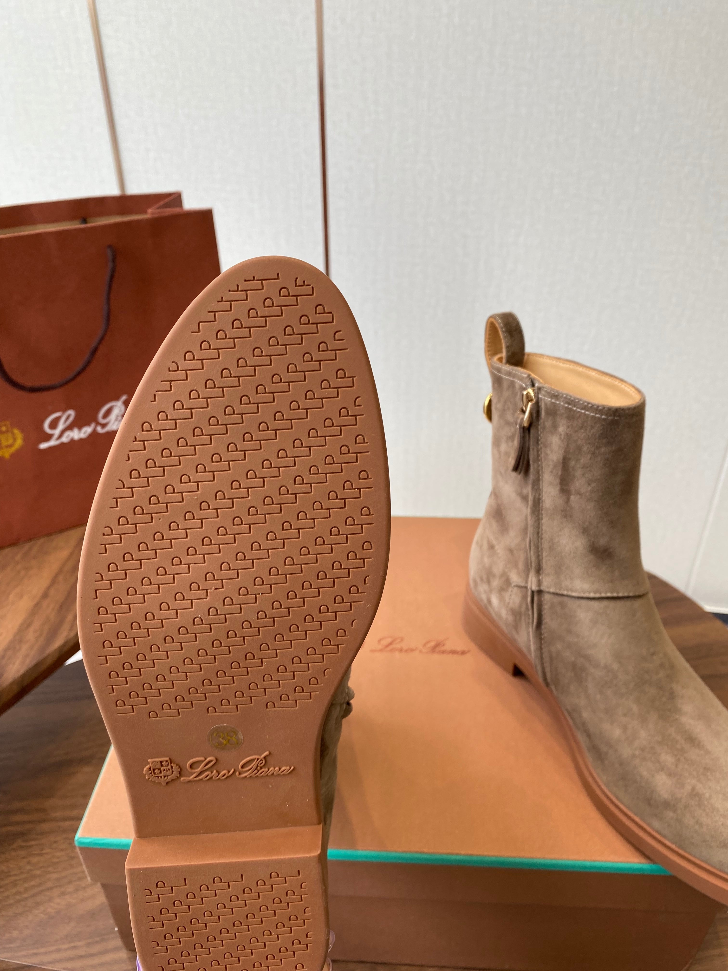 LP latest short boots light brown suede 388105