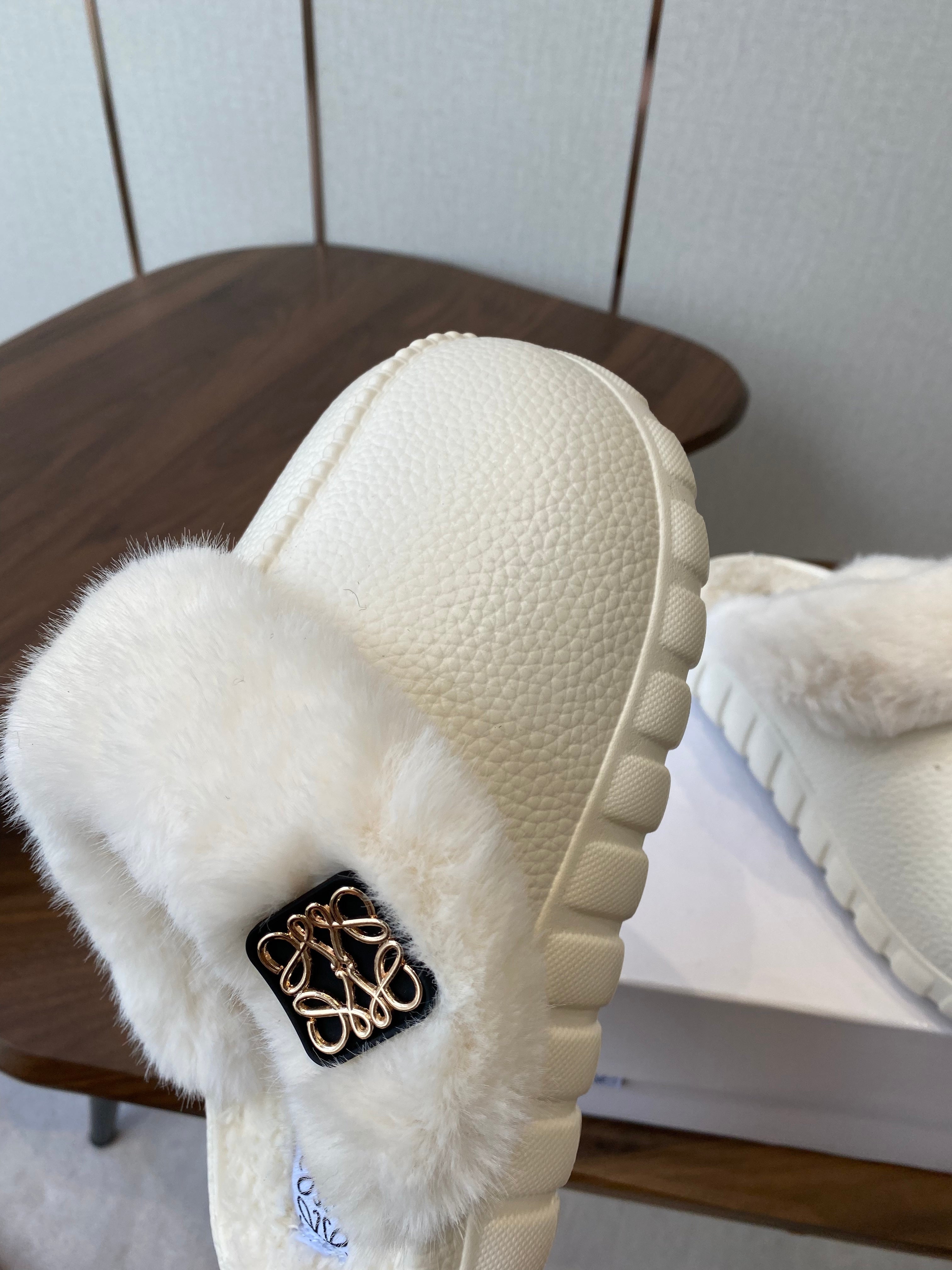 Loewe slippers white leather wool 477789