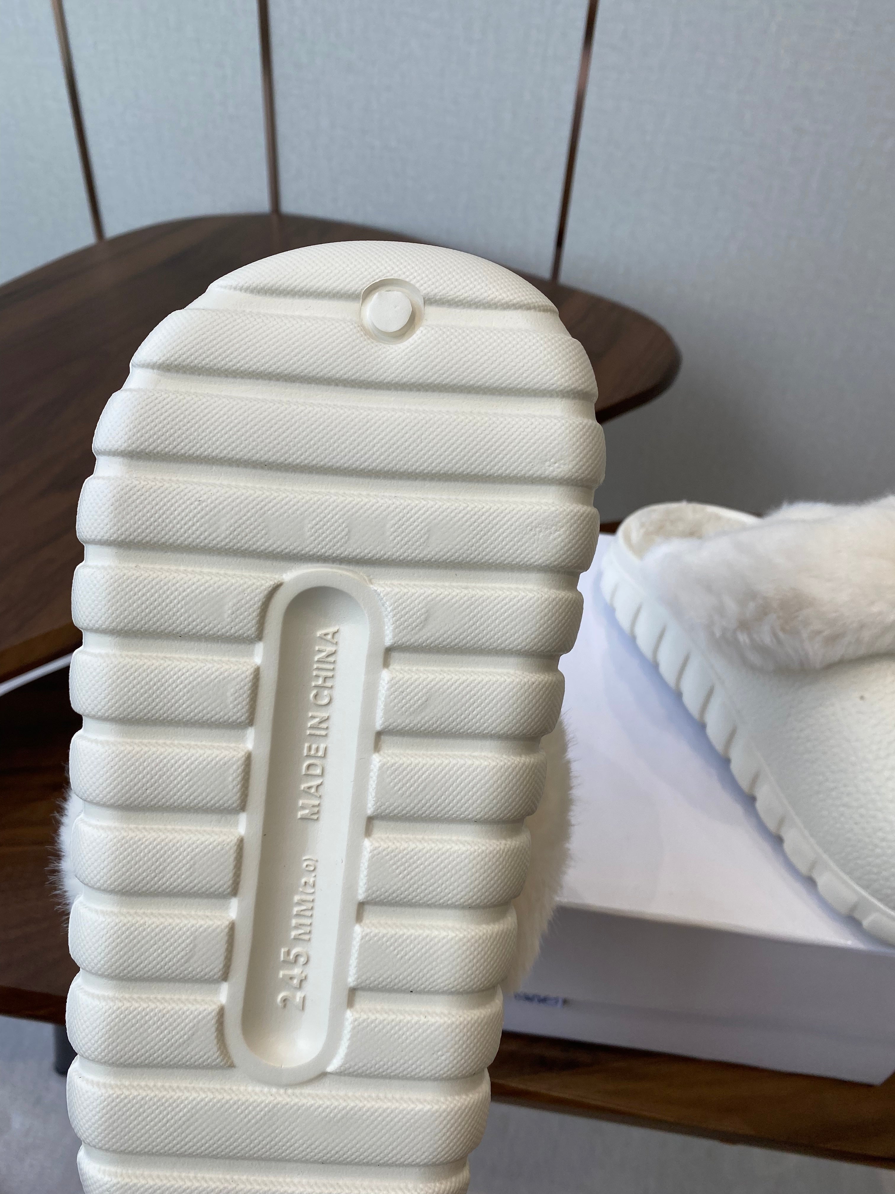 Loewe slippers white leather wool 477789