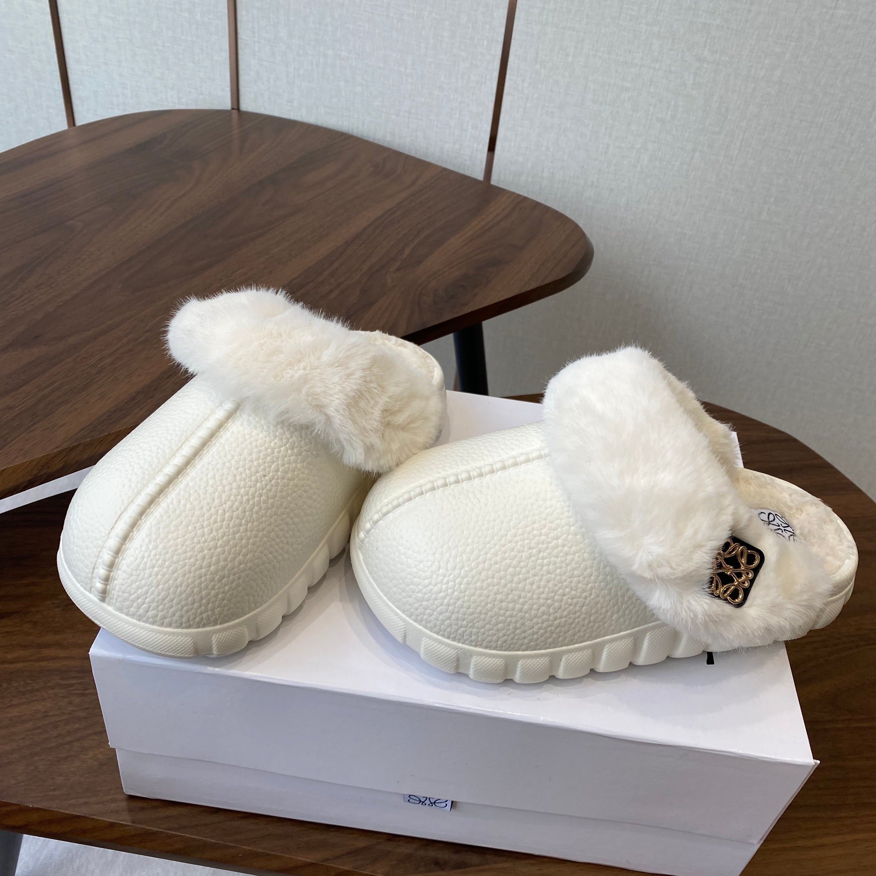 Loewe slippers white leather wool 477789
