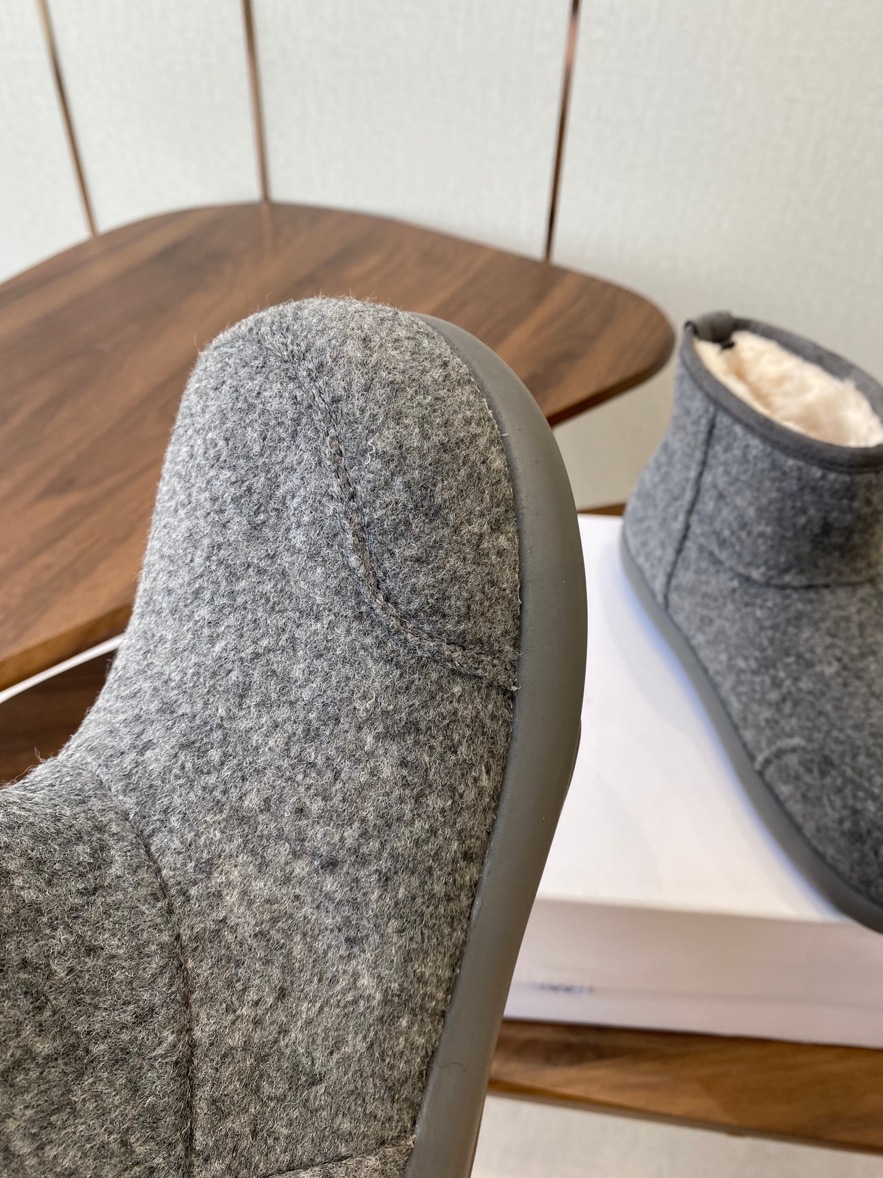 Loewe snow boots gray white suede wool 477799