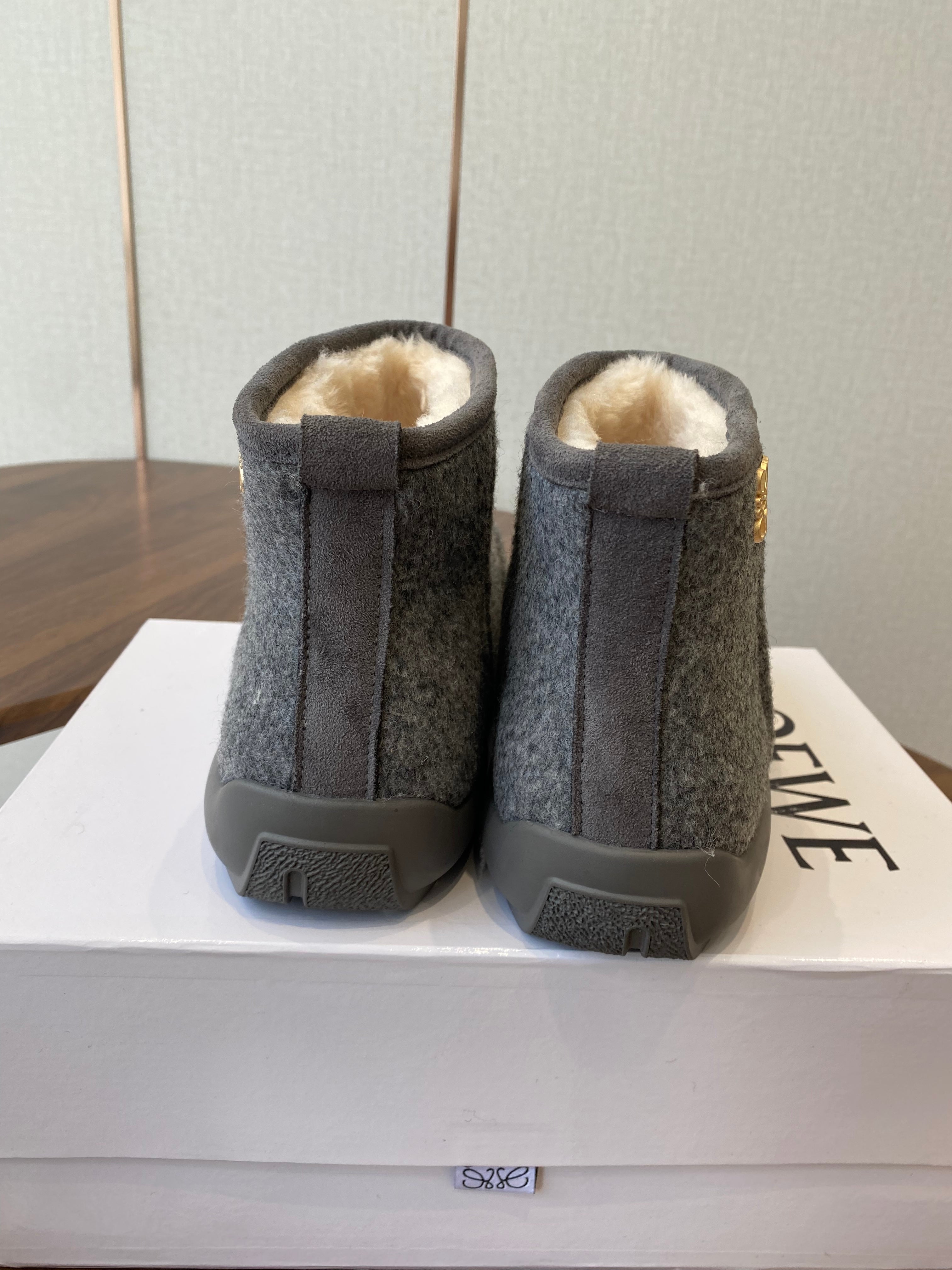 Loewe snow boots gray white suede wool 477799
