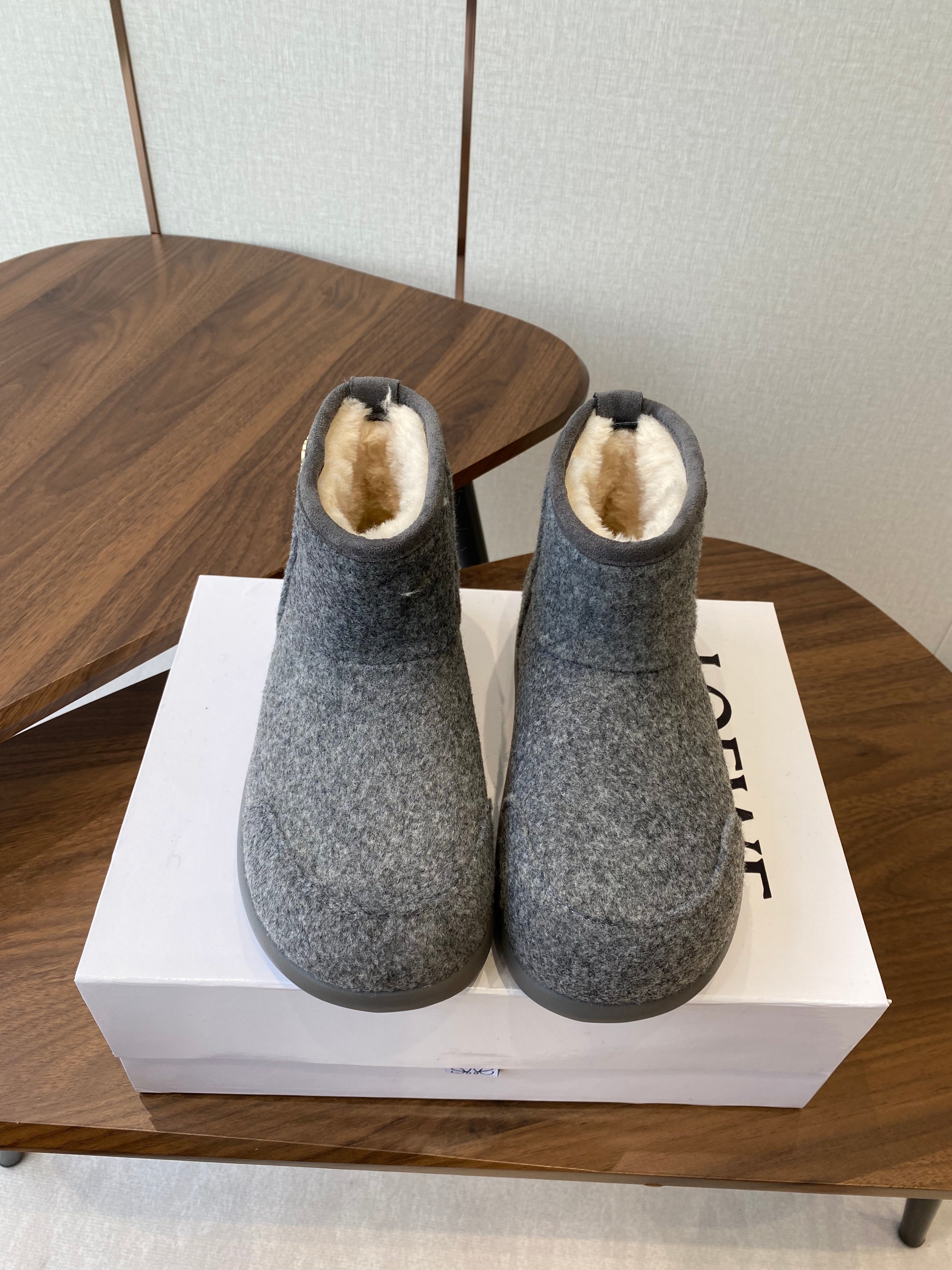 Loewe snow boots gray white suede wool 477799