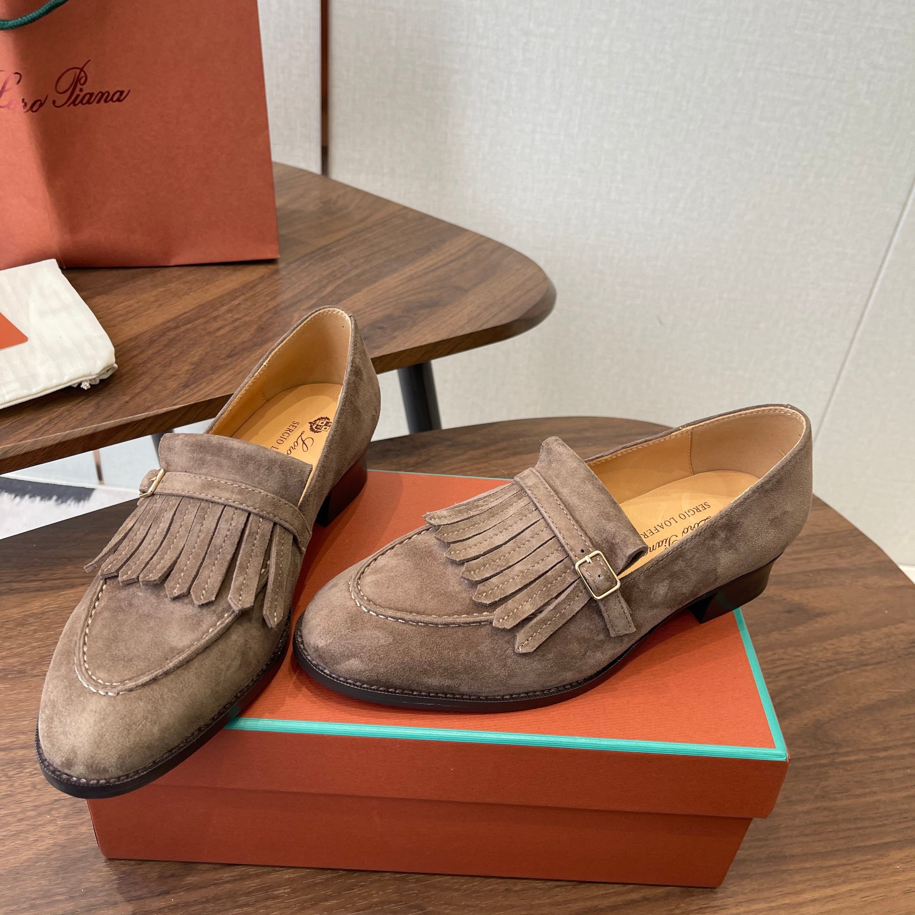 LP 26SS Loafers Brown Suede 579614