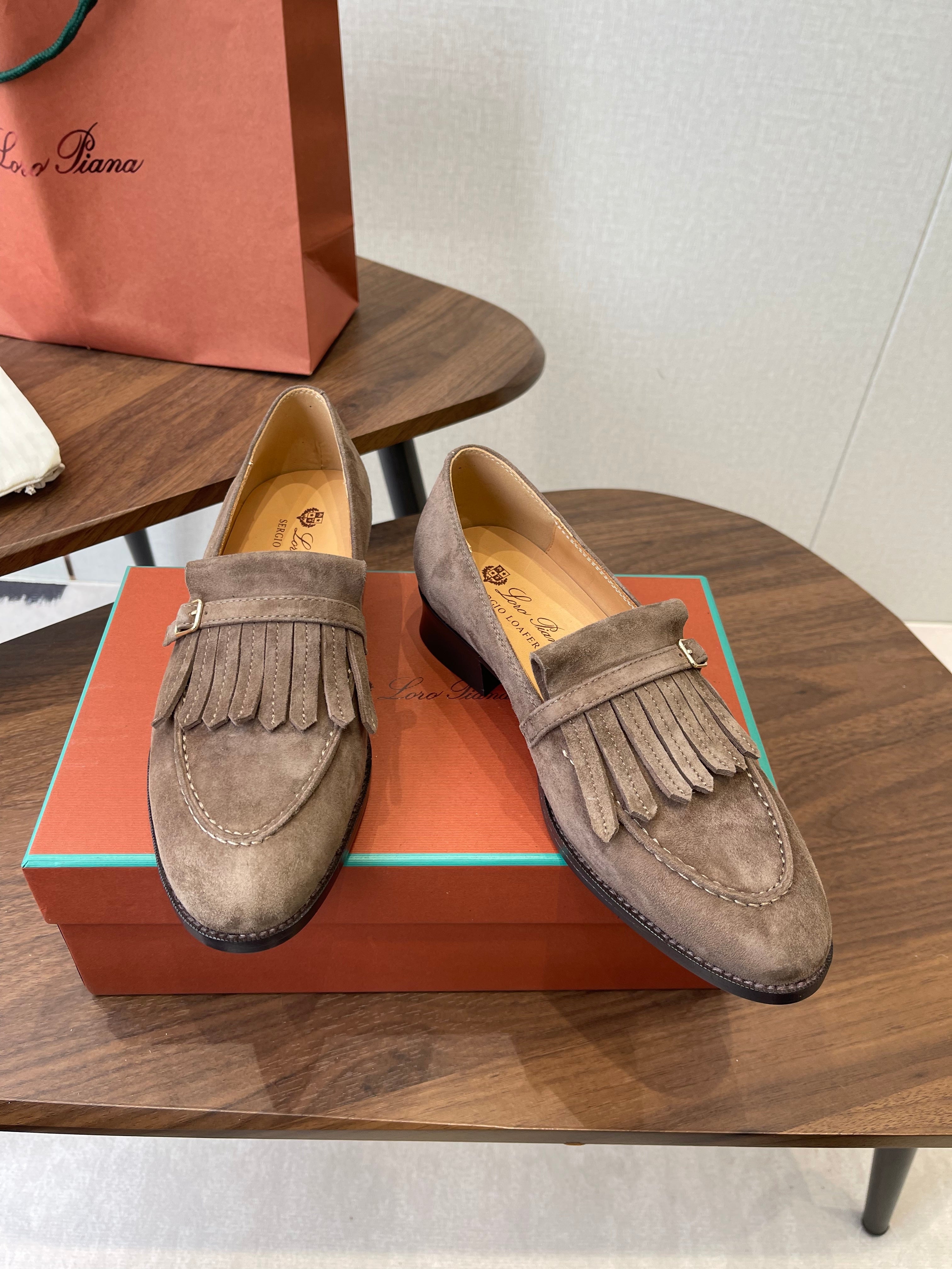 LP 26SS Loafers Brown Suede 579614