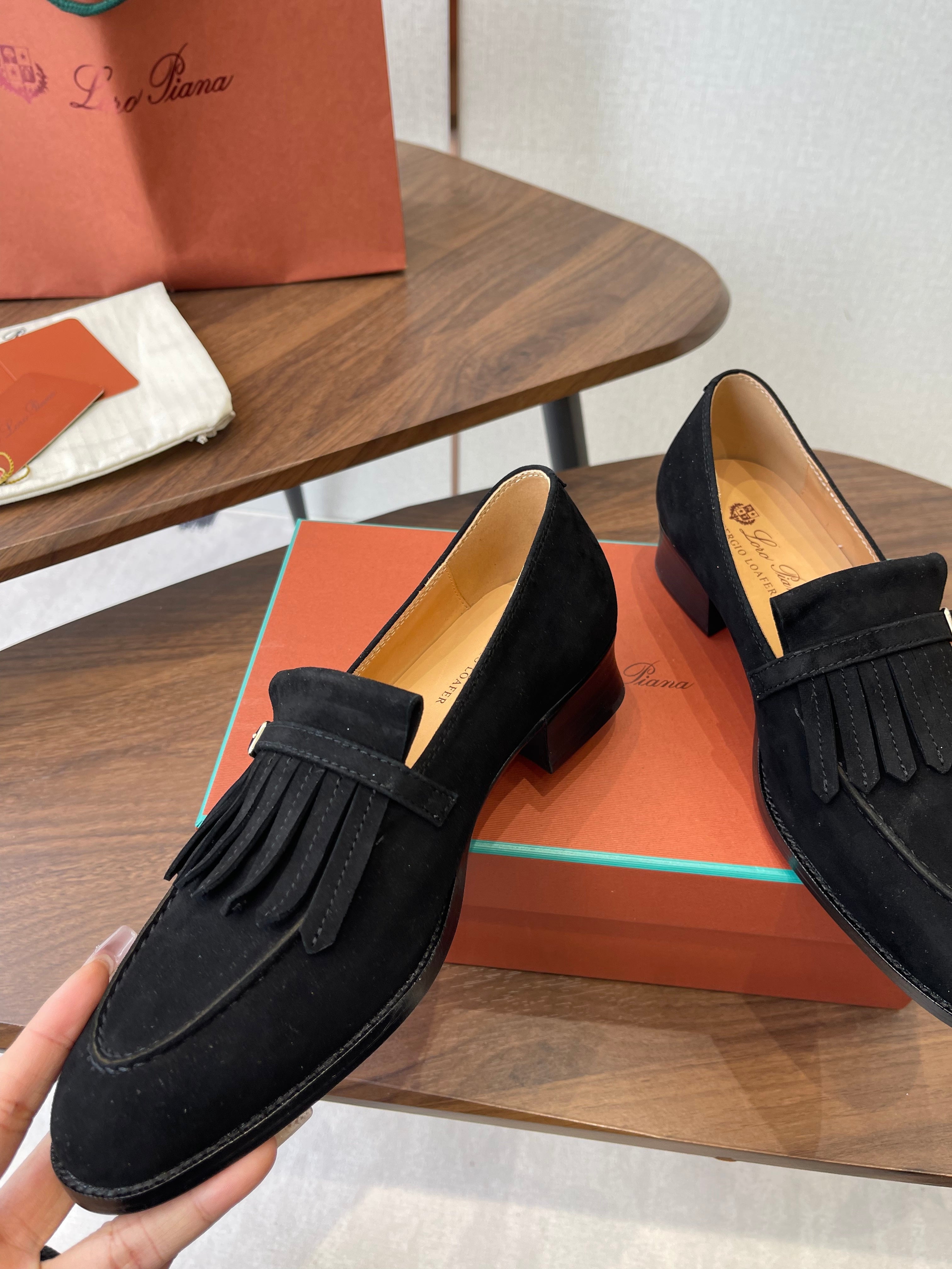 LP 26SS Loafers  Black Suede 579616