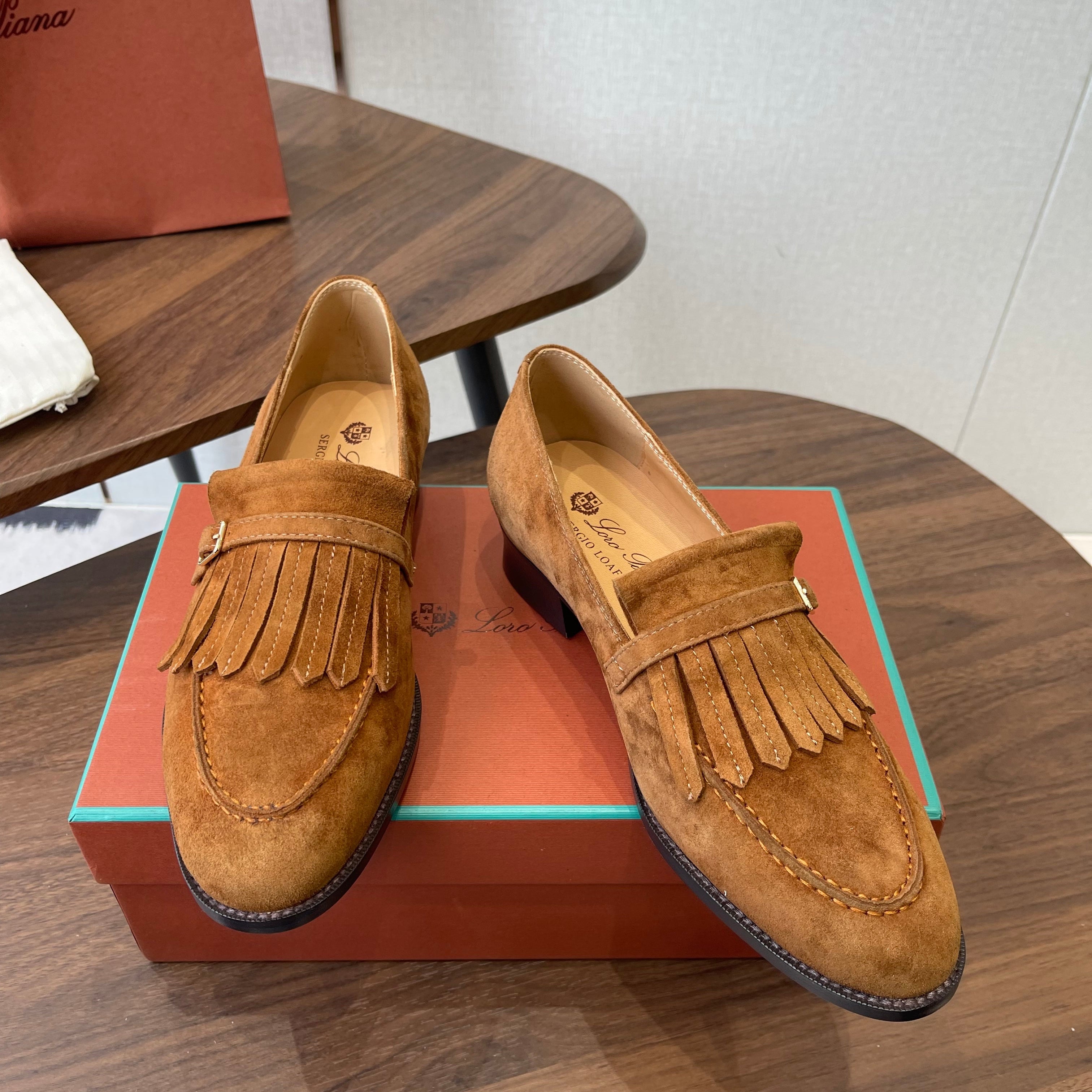 LP 26SS Loafers Camel Suede 579617