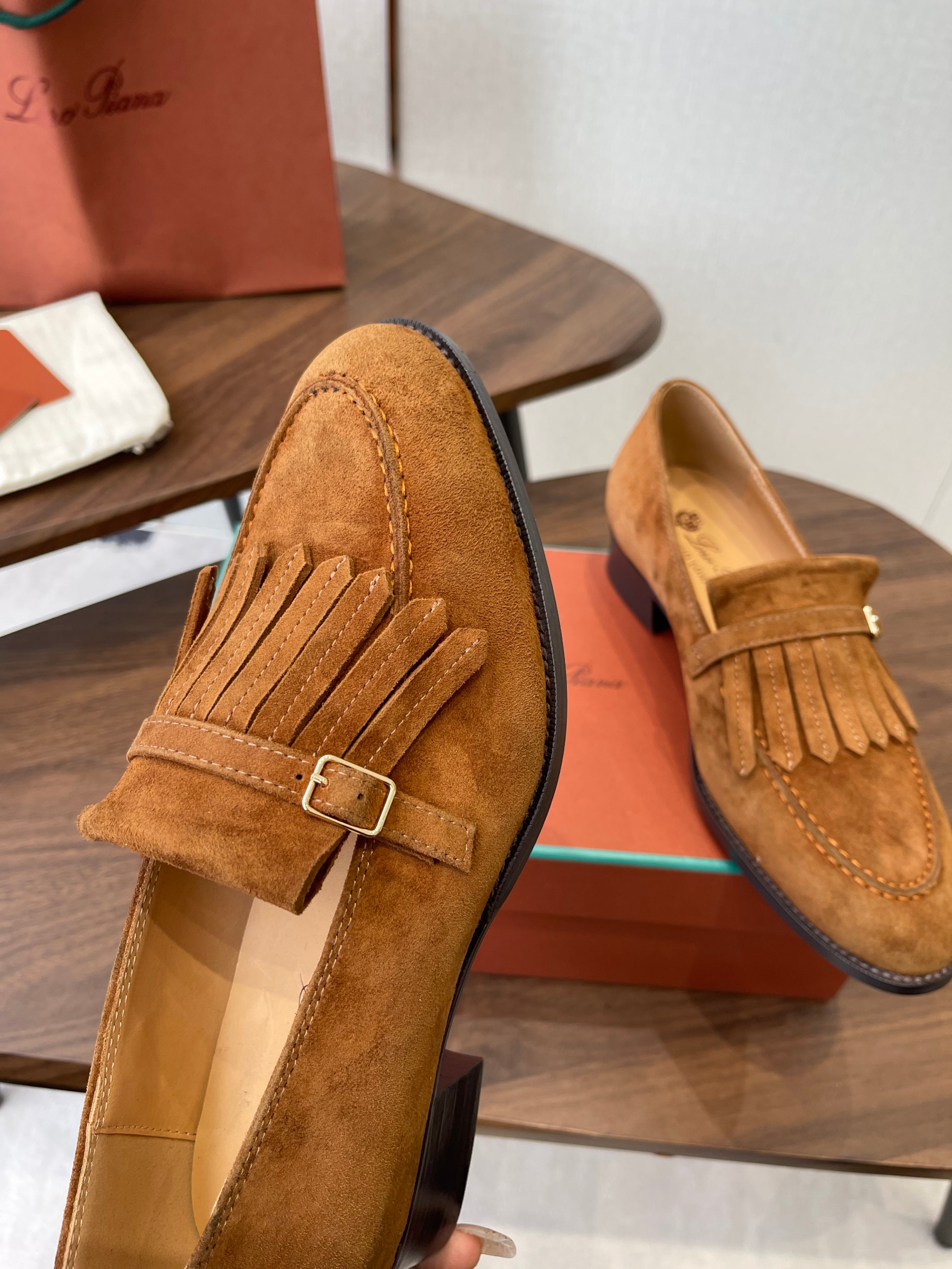 LP 26SS Loafers Camel Suede 579617