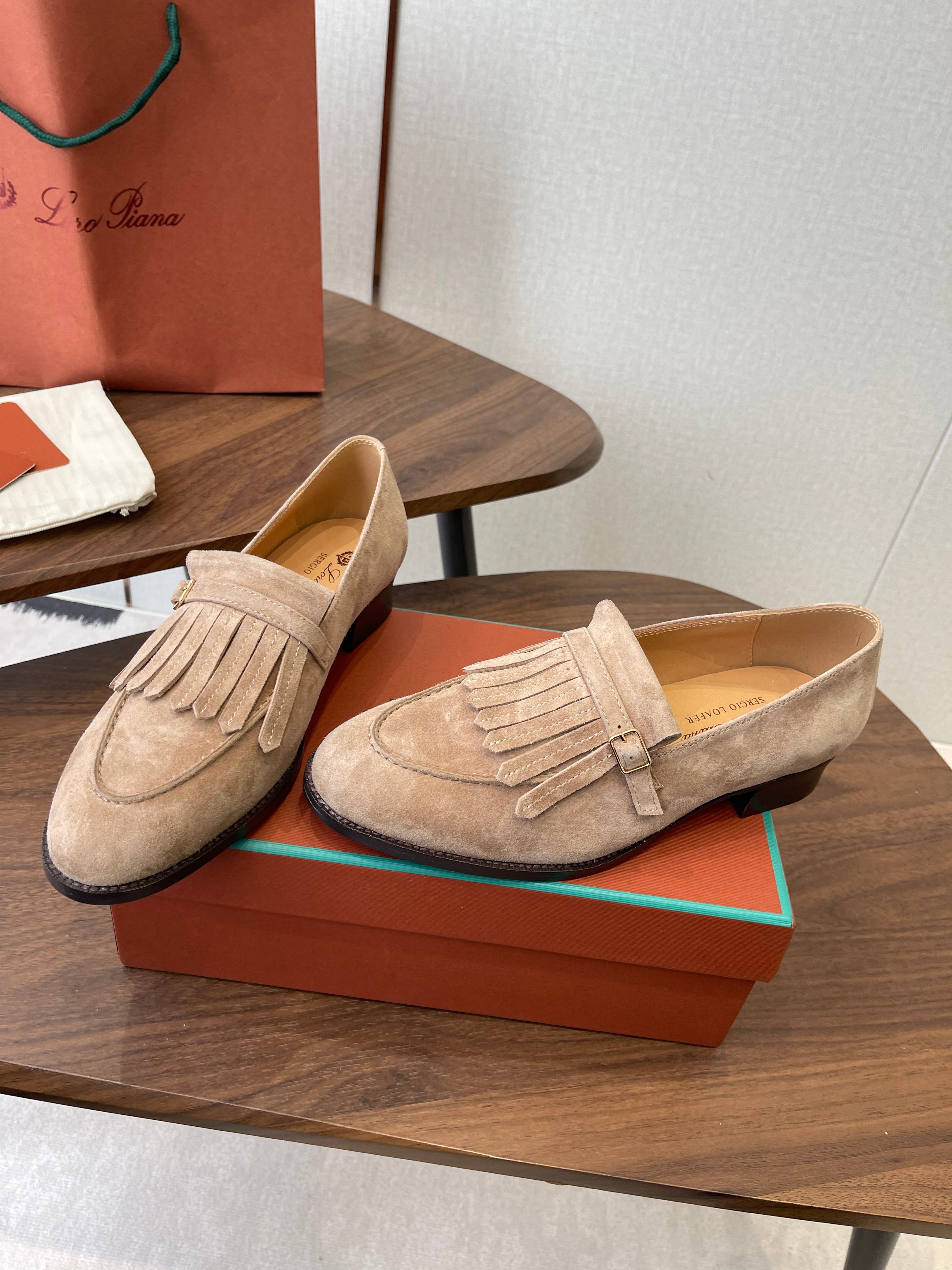 LP 26SS Loafers Beige Suede 579618