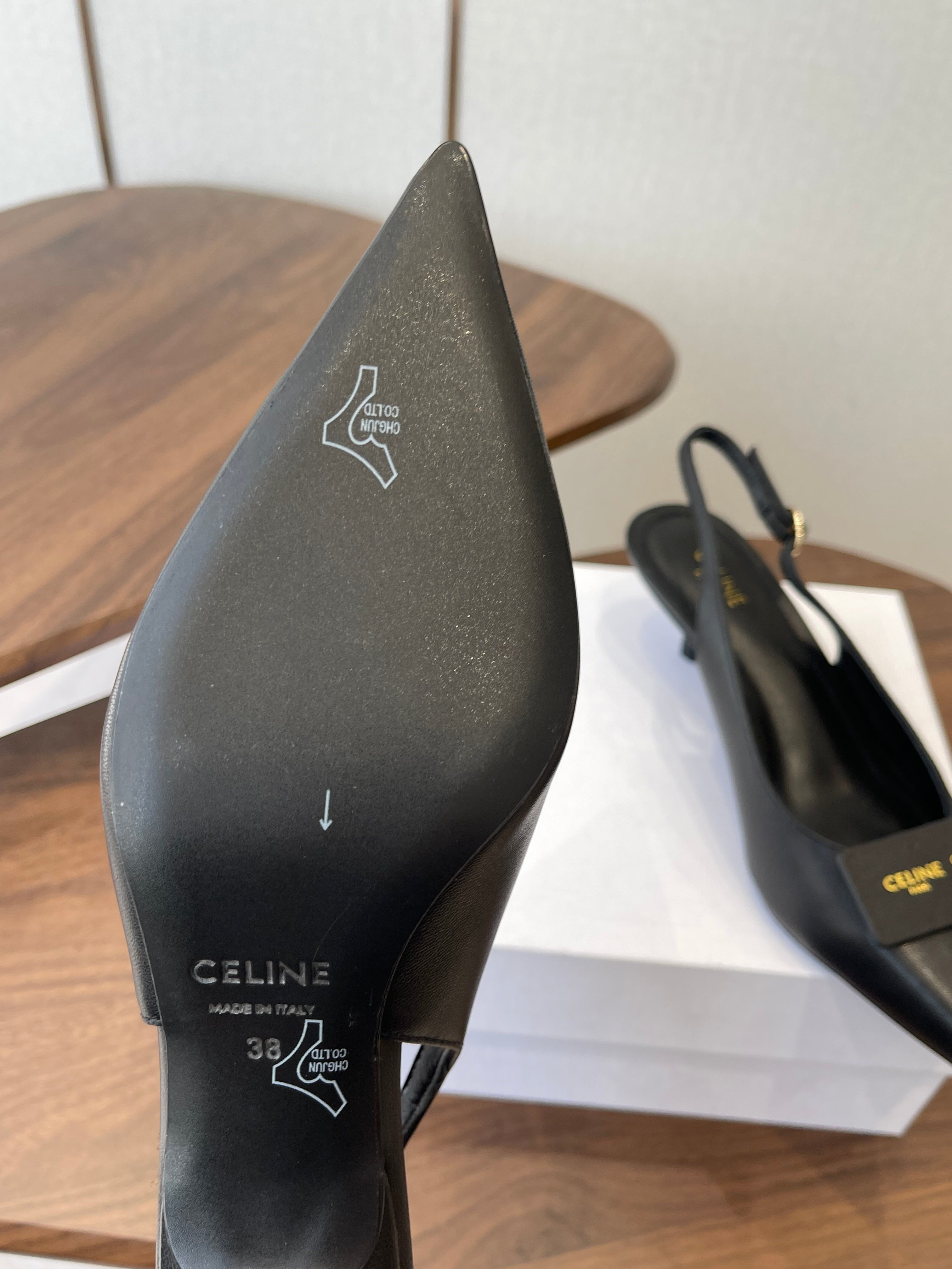 Celine 26  Pointed-Toe Slingback Black Sheepskin 624686