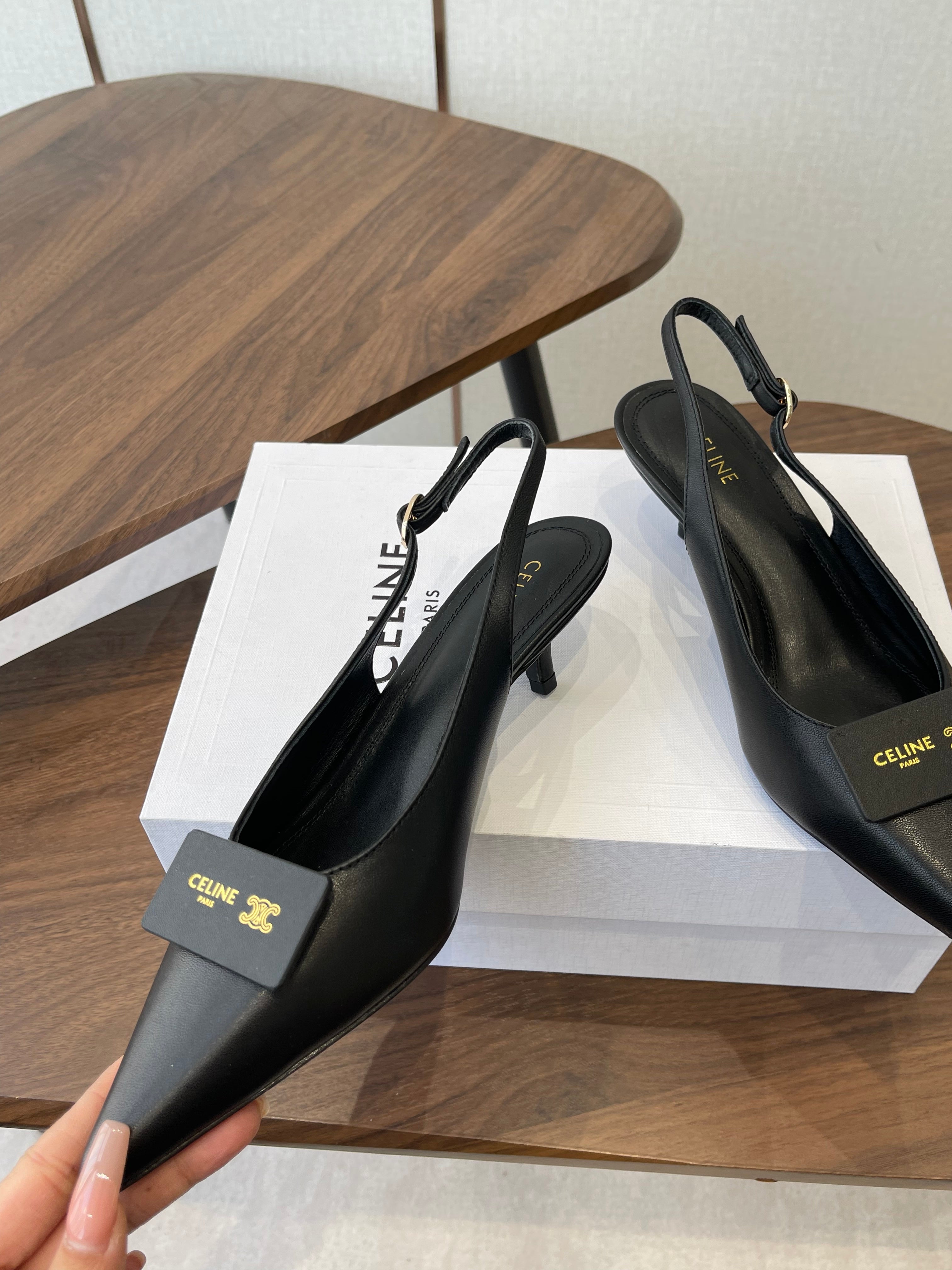 Celine 26  Pointed-Toe Slingback Black Sheepskin 624686