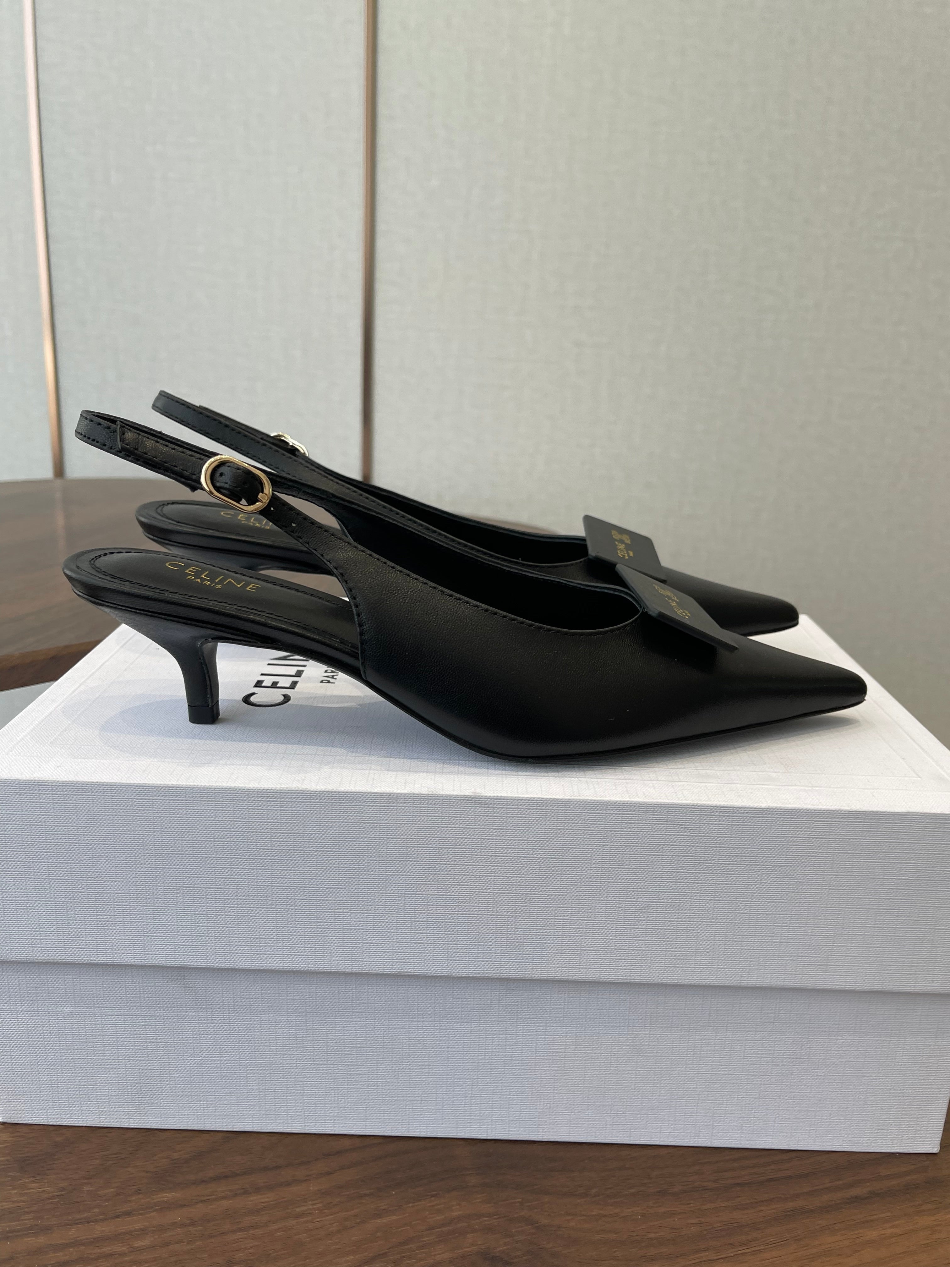 Celine 26  Pointed-Toe Slingback Black Sheepskin 624686