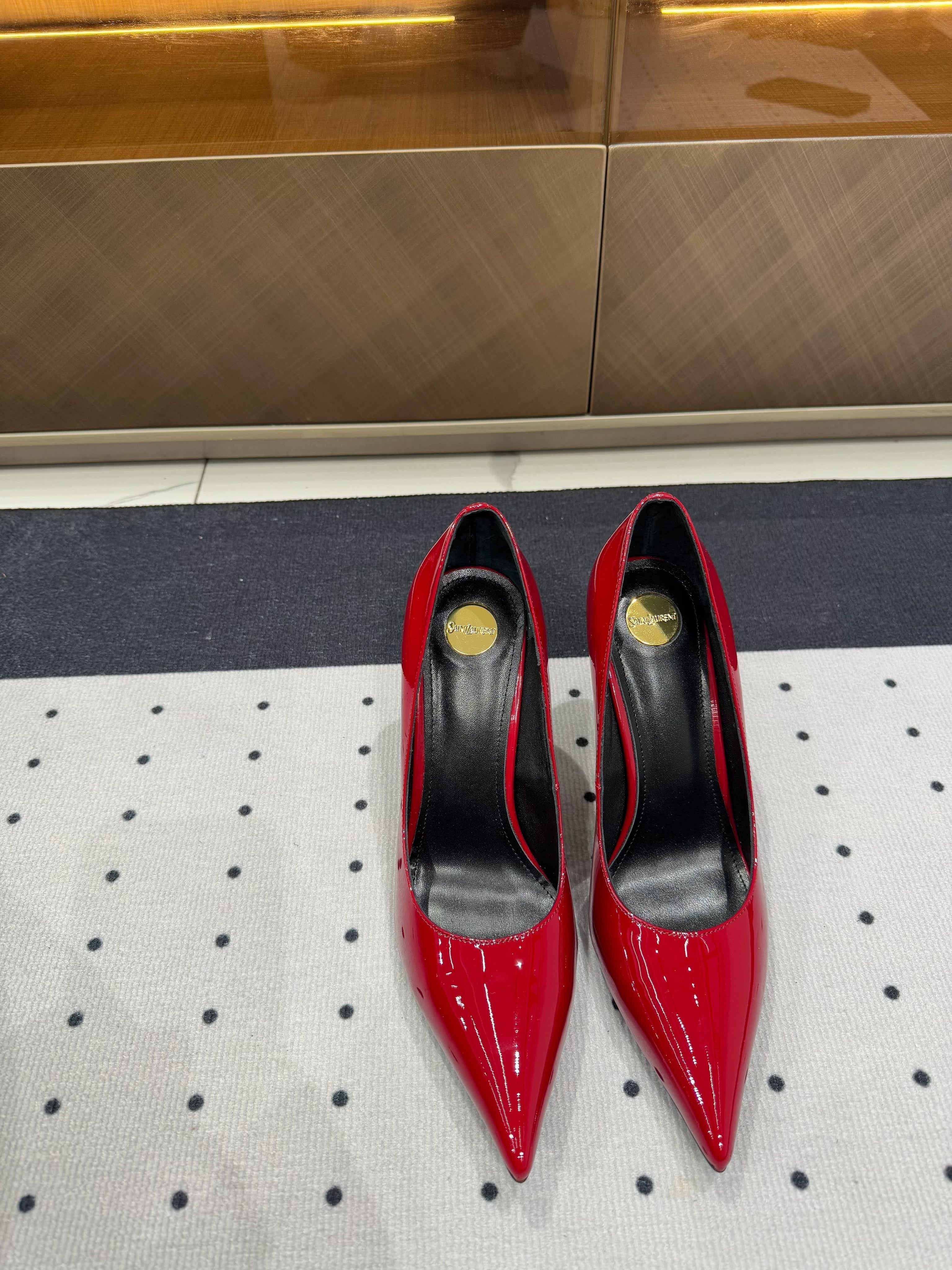 NORMA PUMPS IN RED GLOSSY SHEEPSKIN