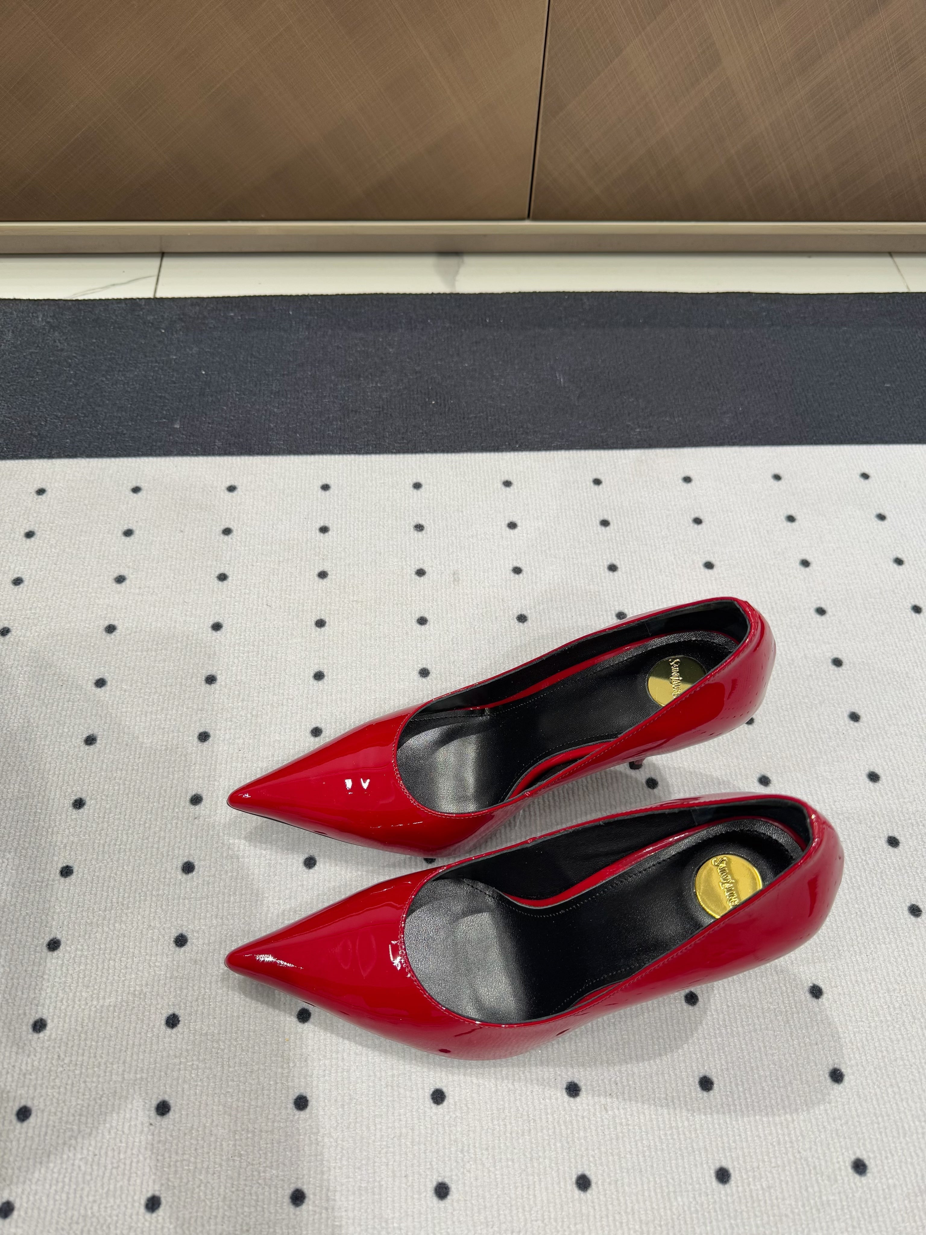 NORMA PUMPS IN RED GLOSSY SHEEPSKIN