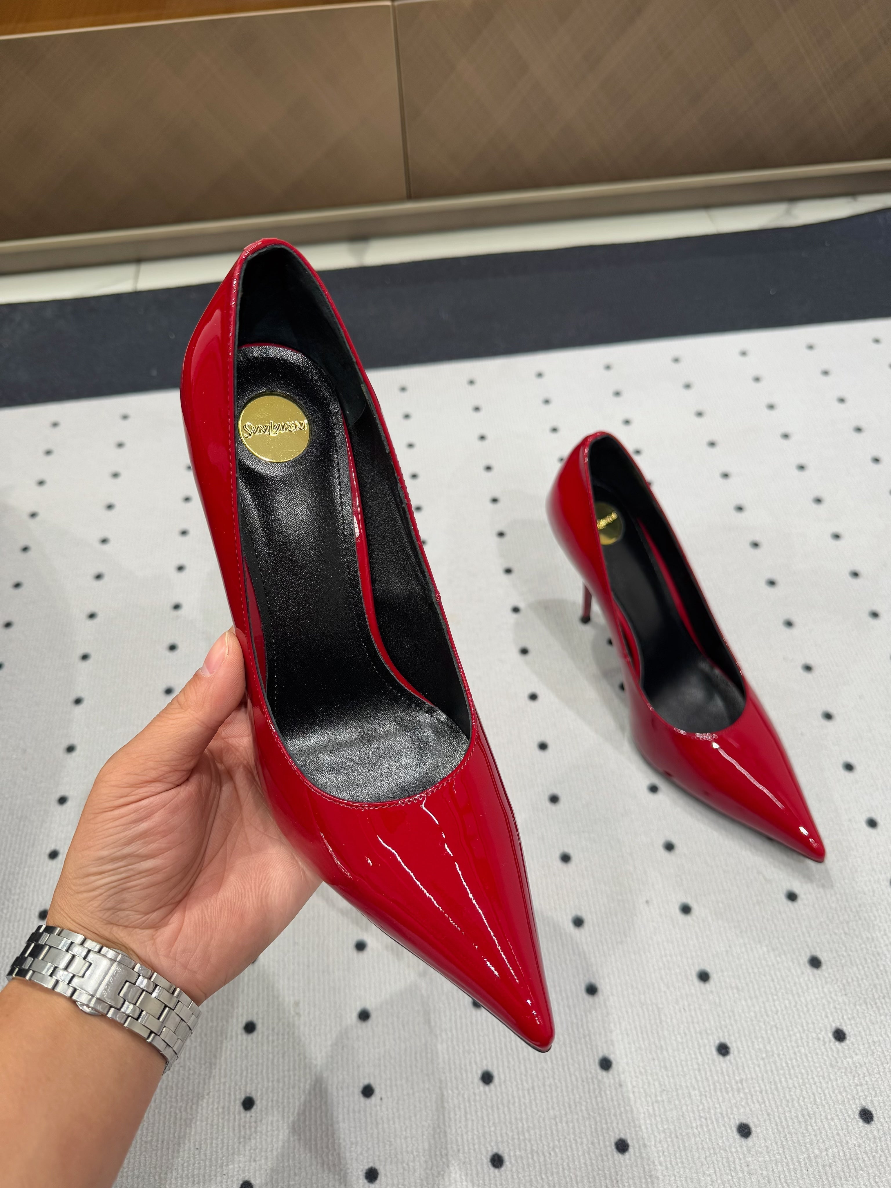 NORMA PUMPS IN RED GLOSSY SHEEPSKIN